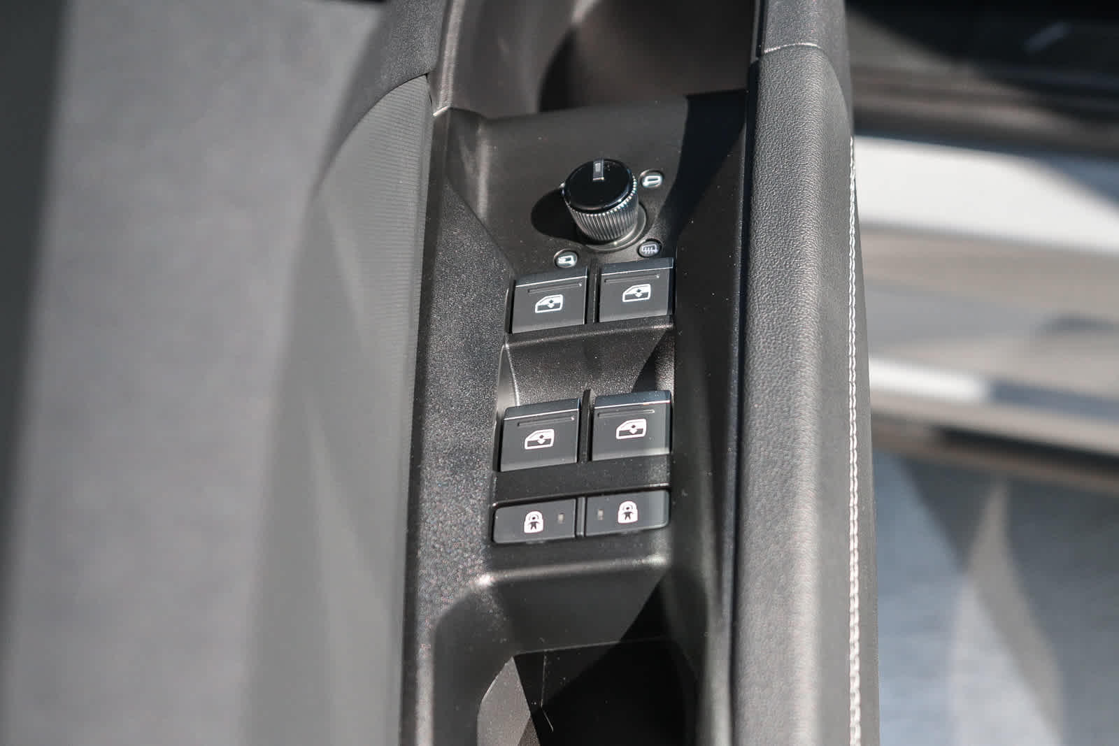 Thumbnail: 2023 Audi Q4 e-tron - 31