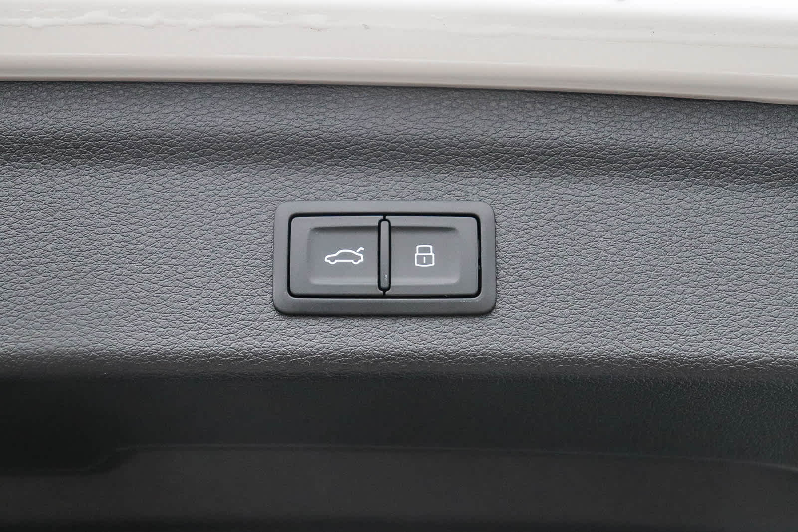 Thumbnail: 2025 Audi Q3 - 33