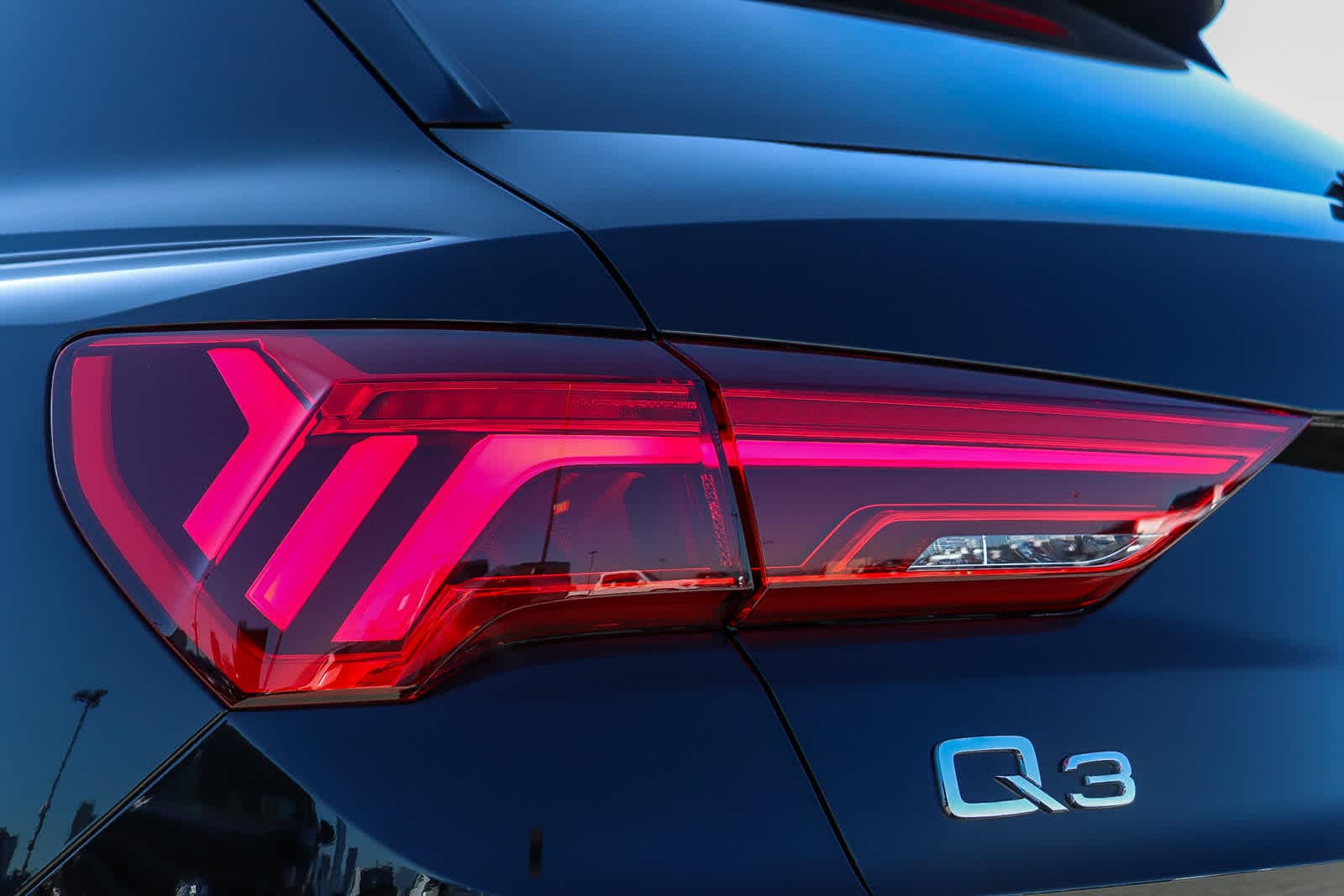 Thumbnail: 2025 Audi Q3 - 12