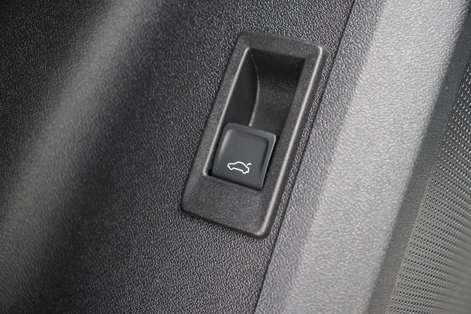 Thumbnail: 2025 Audi Q5 - 32