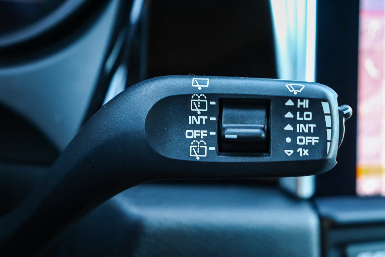 Thumbnail: 2020 Porsche Macan - 30