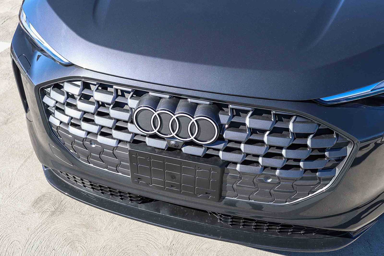 Thumbnail: 2025 Audi Q5 - 8