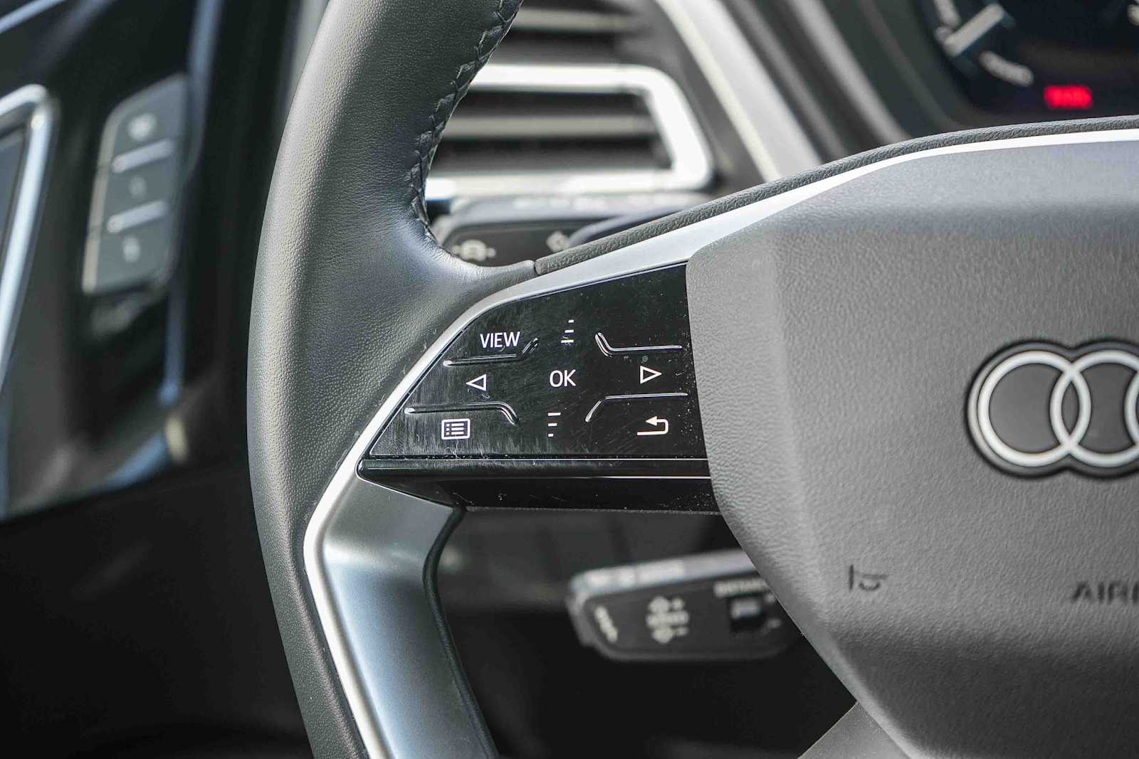 Thumbnail: 2023 Audi Q4 e-tron - 22