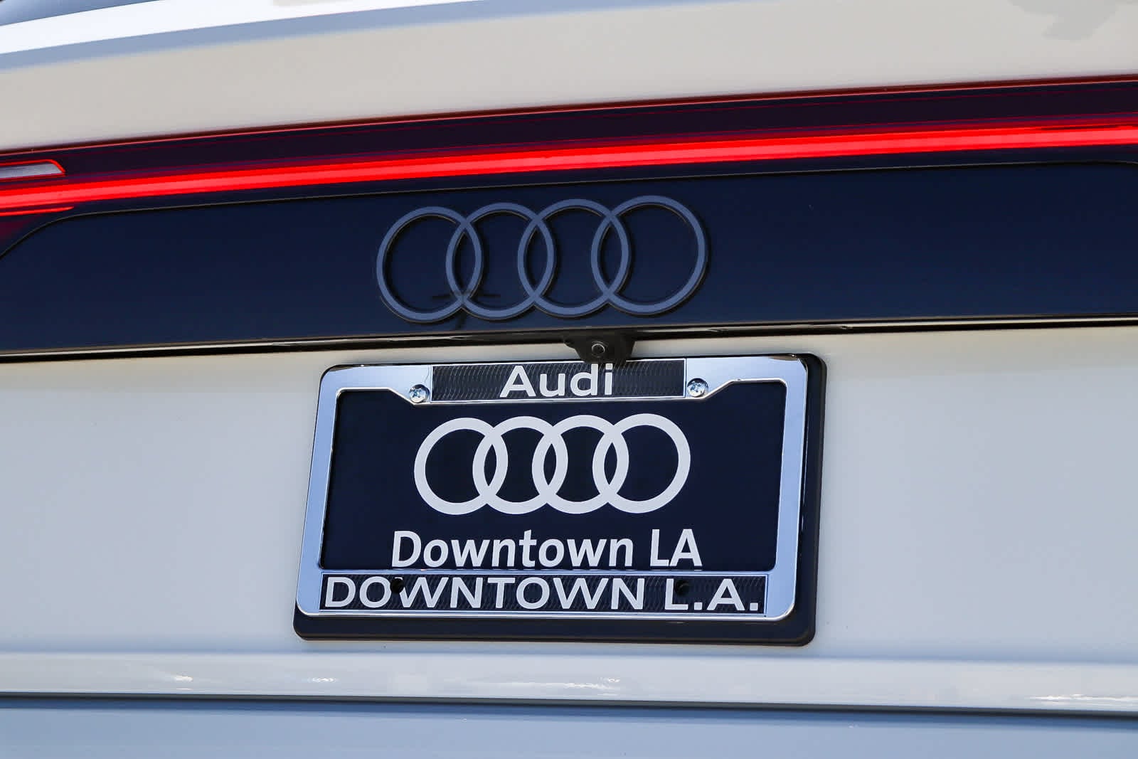 Thumbnail: 2026 Audi Q8 - 11