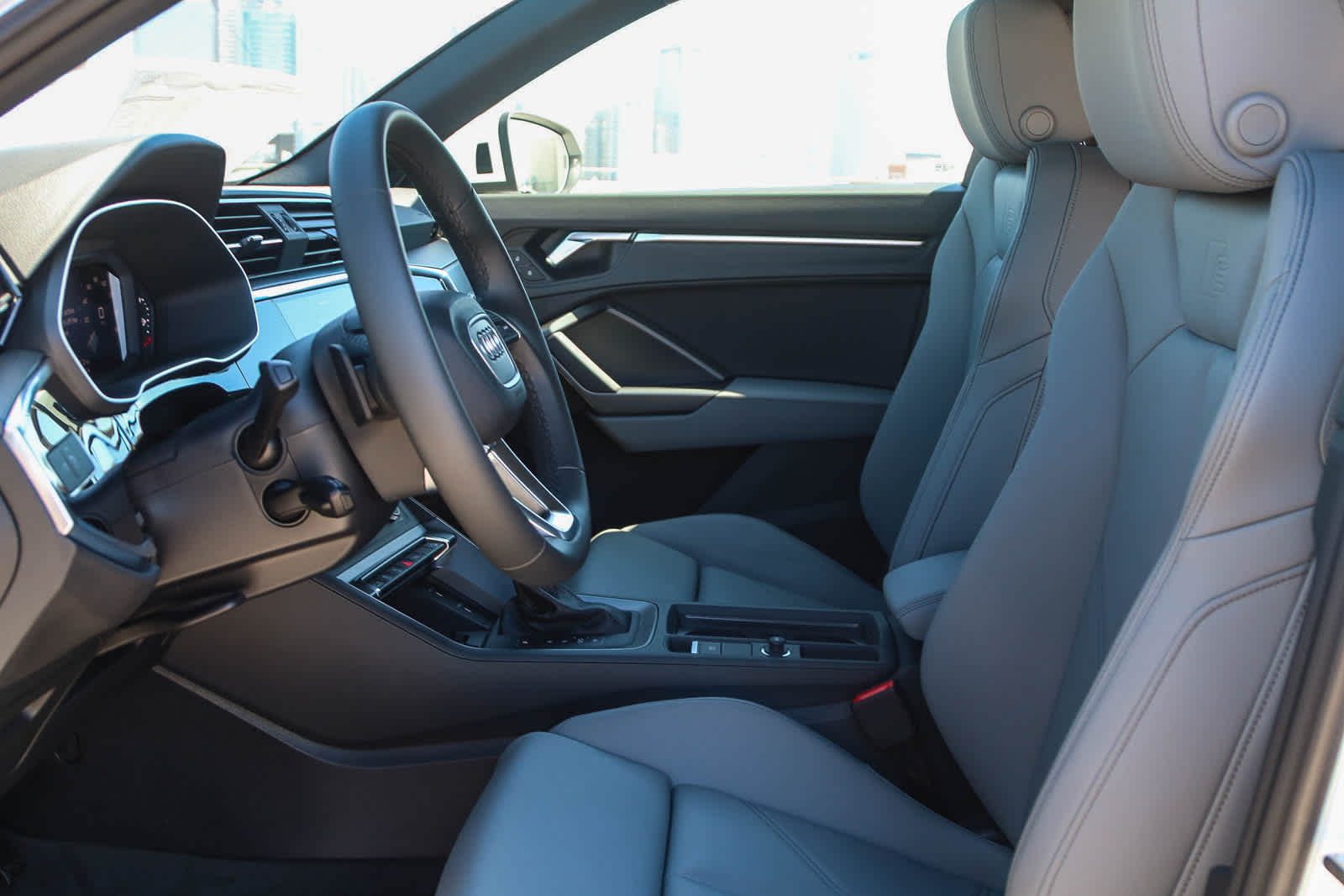 Thumbnail: 2025 Audi Q3 - 25