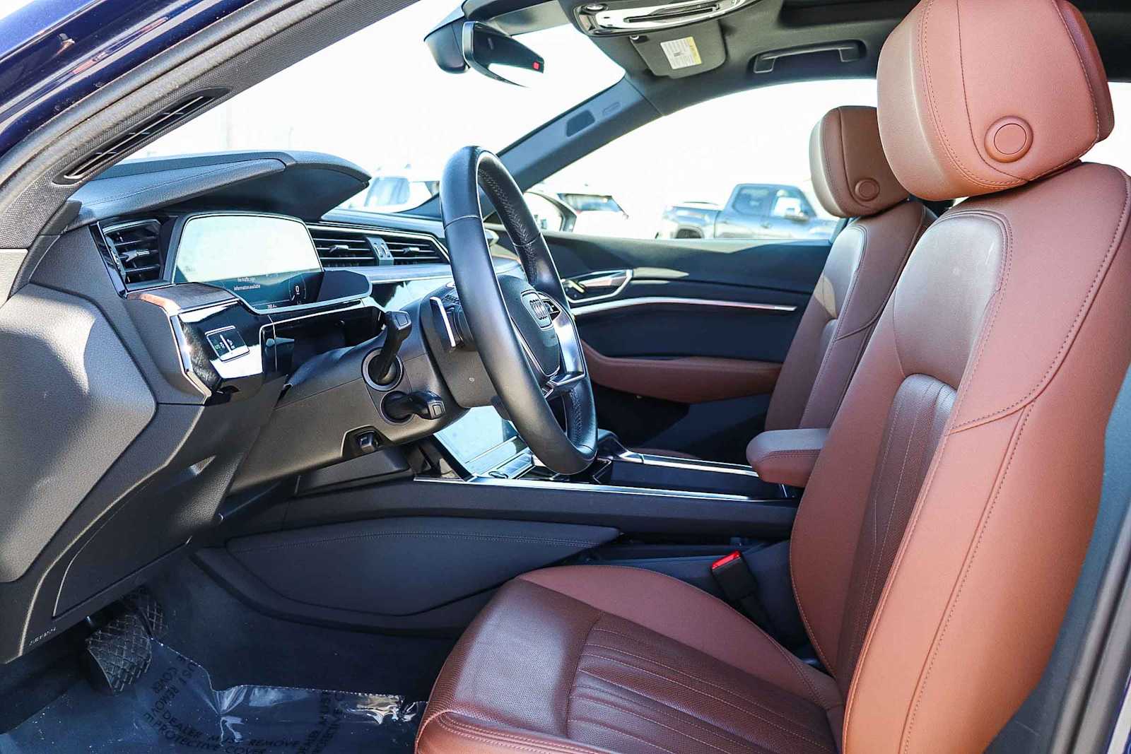 Thumbnail: 2022 Audi e-tron - 24