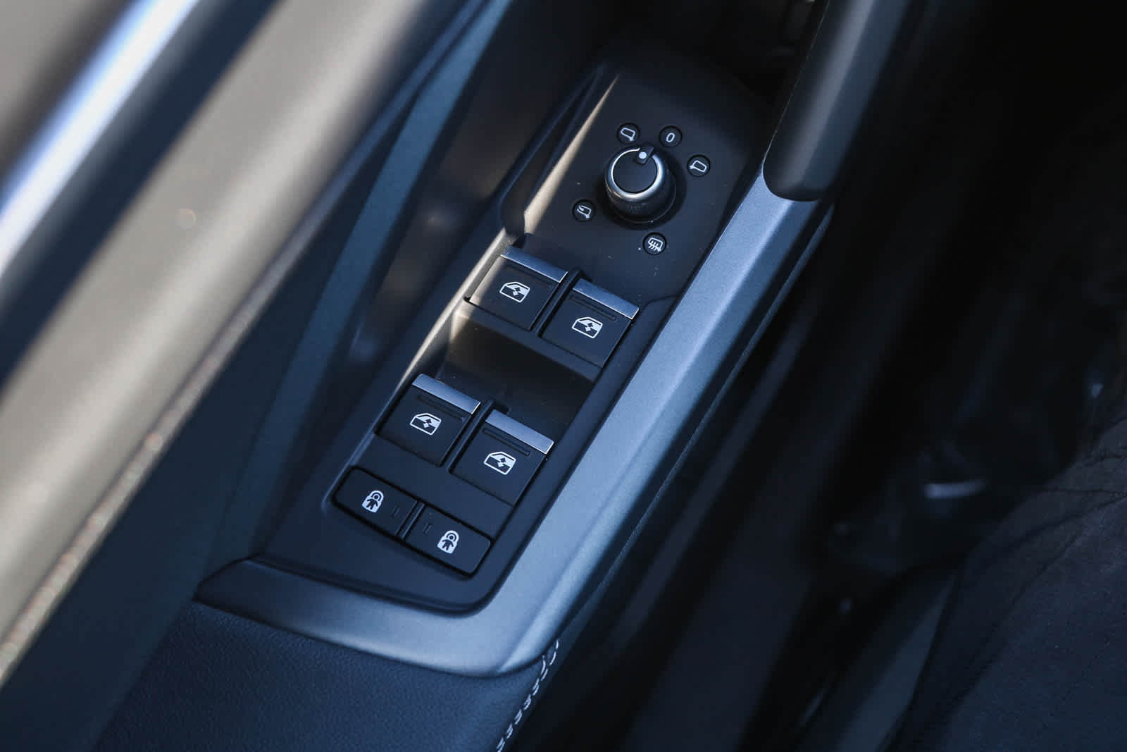 Thumbnail: 2025 Audi Q3 - 35