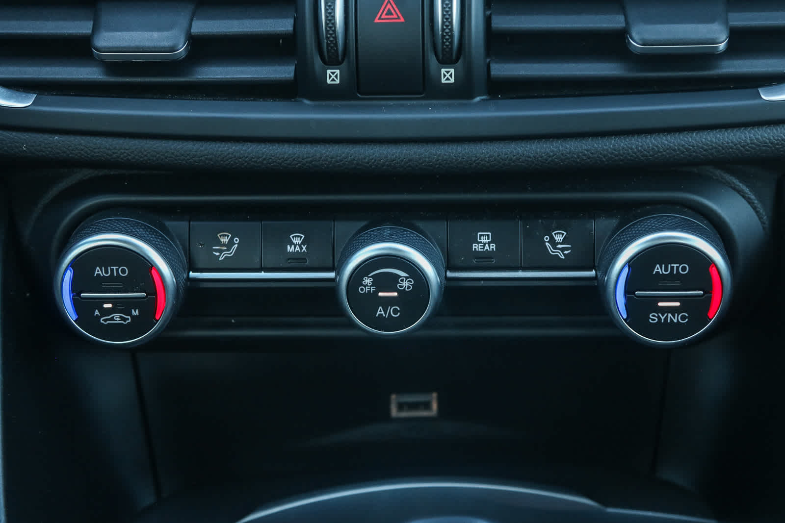 Thumbnail: 2019 Alfa Romeo Giulia - 17