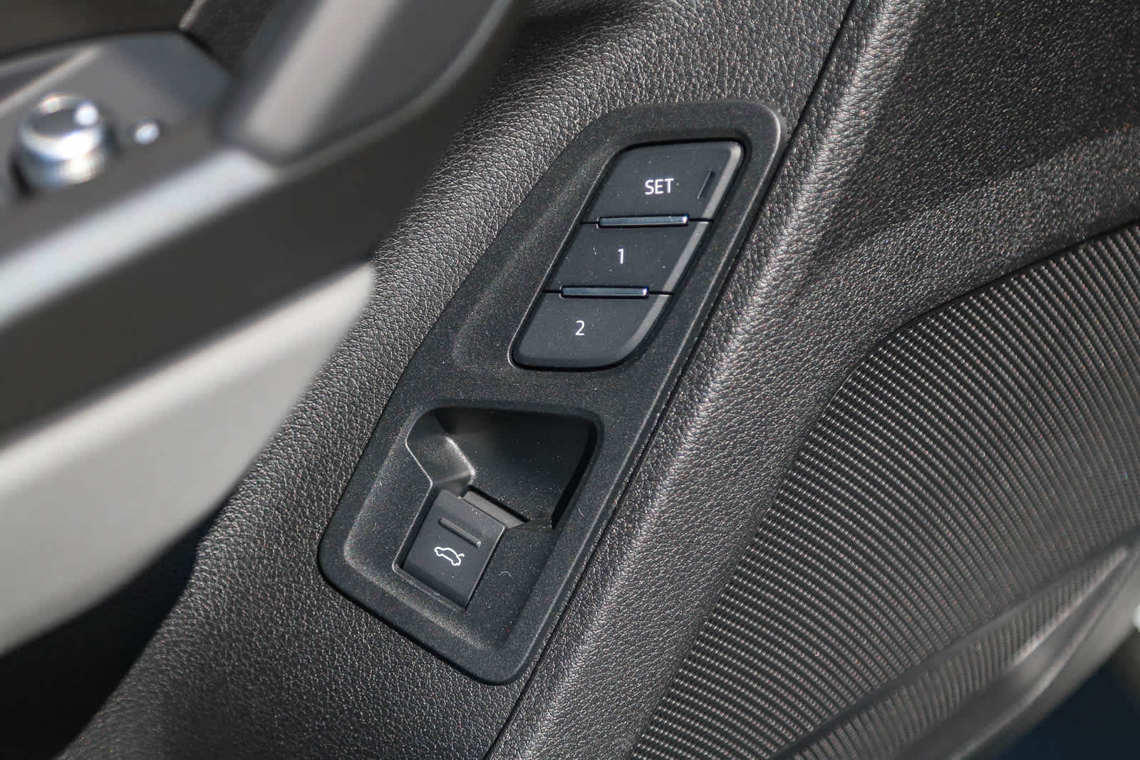 Thumbnail: 2025 Audi Q3 - 33