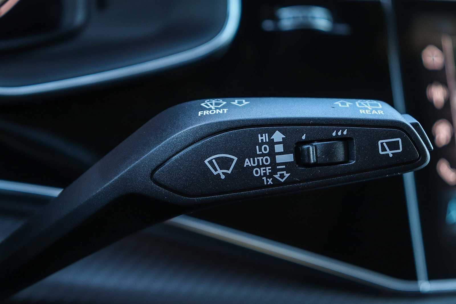 Thumbnail: 2026 Audi Q8 - 34