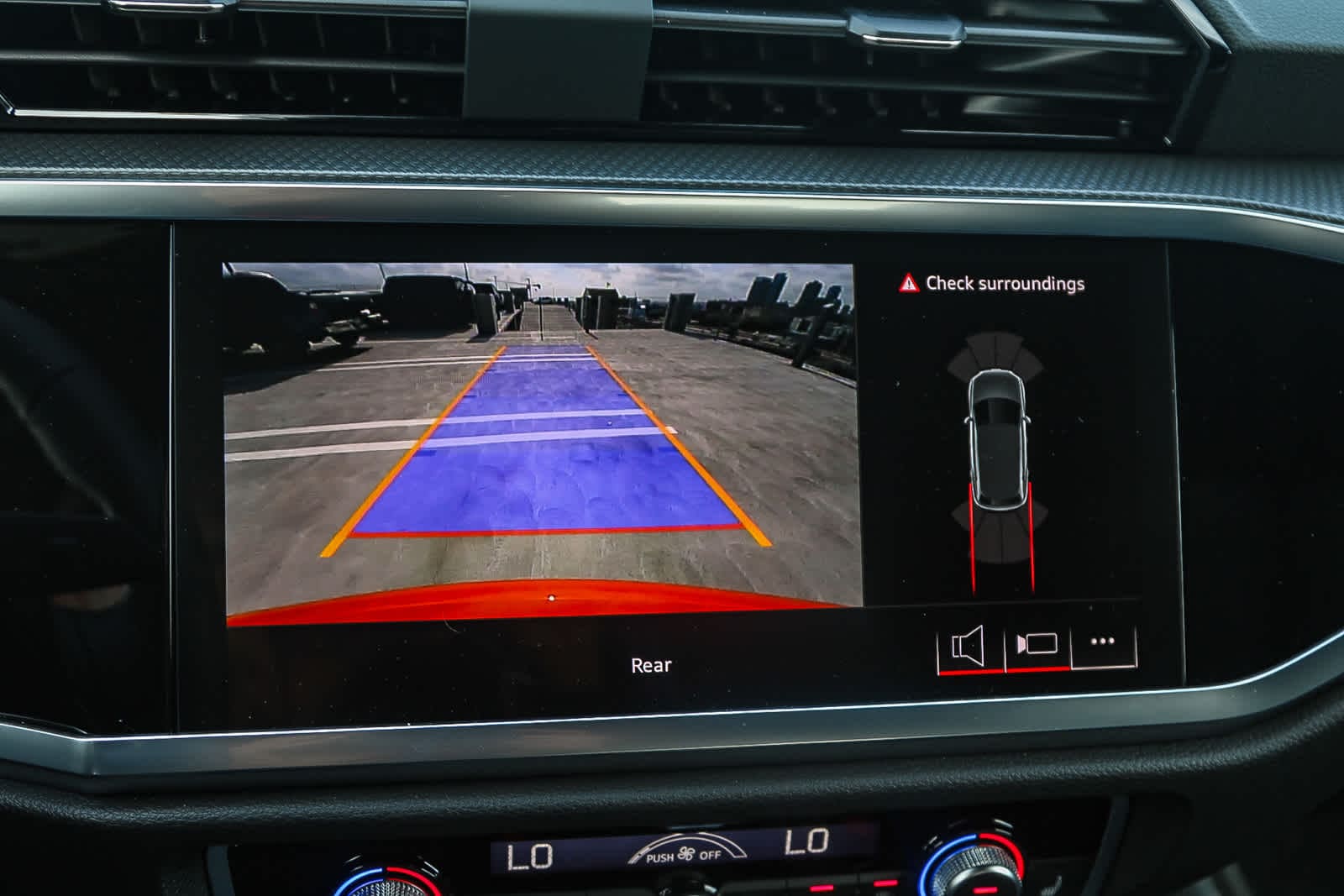 Thumbnail: 2025 Audi Q3 - 24