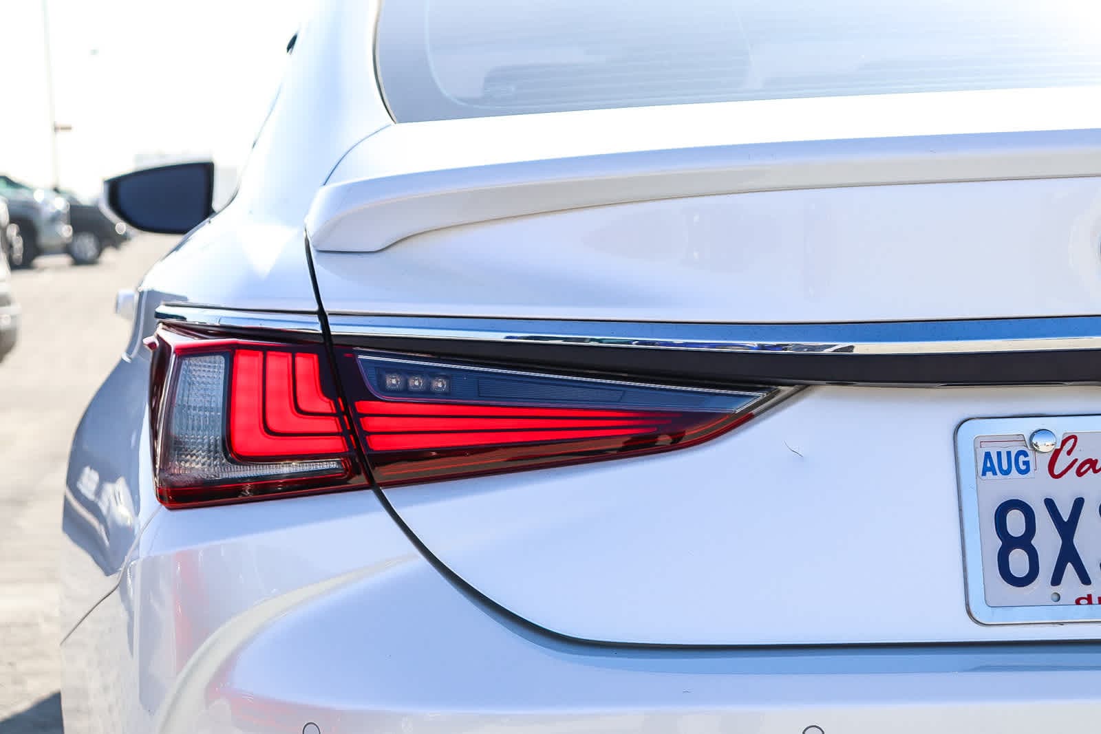 Thumbnail: 2021 Lexus ES - 11