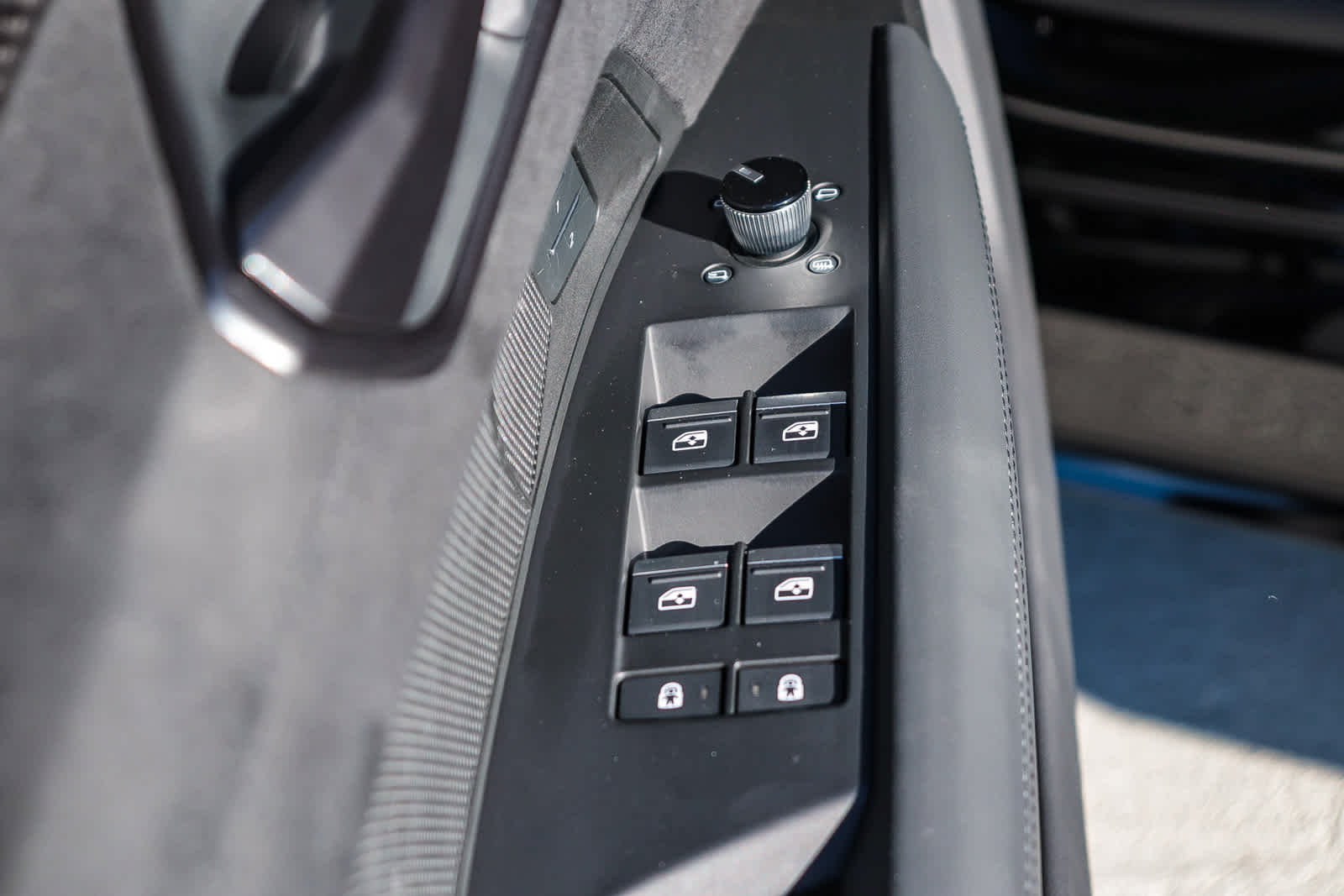 Thumbnail: 2025 Audi RS e-tron GT - 29