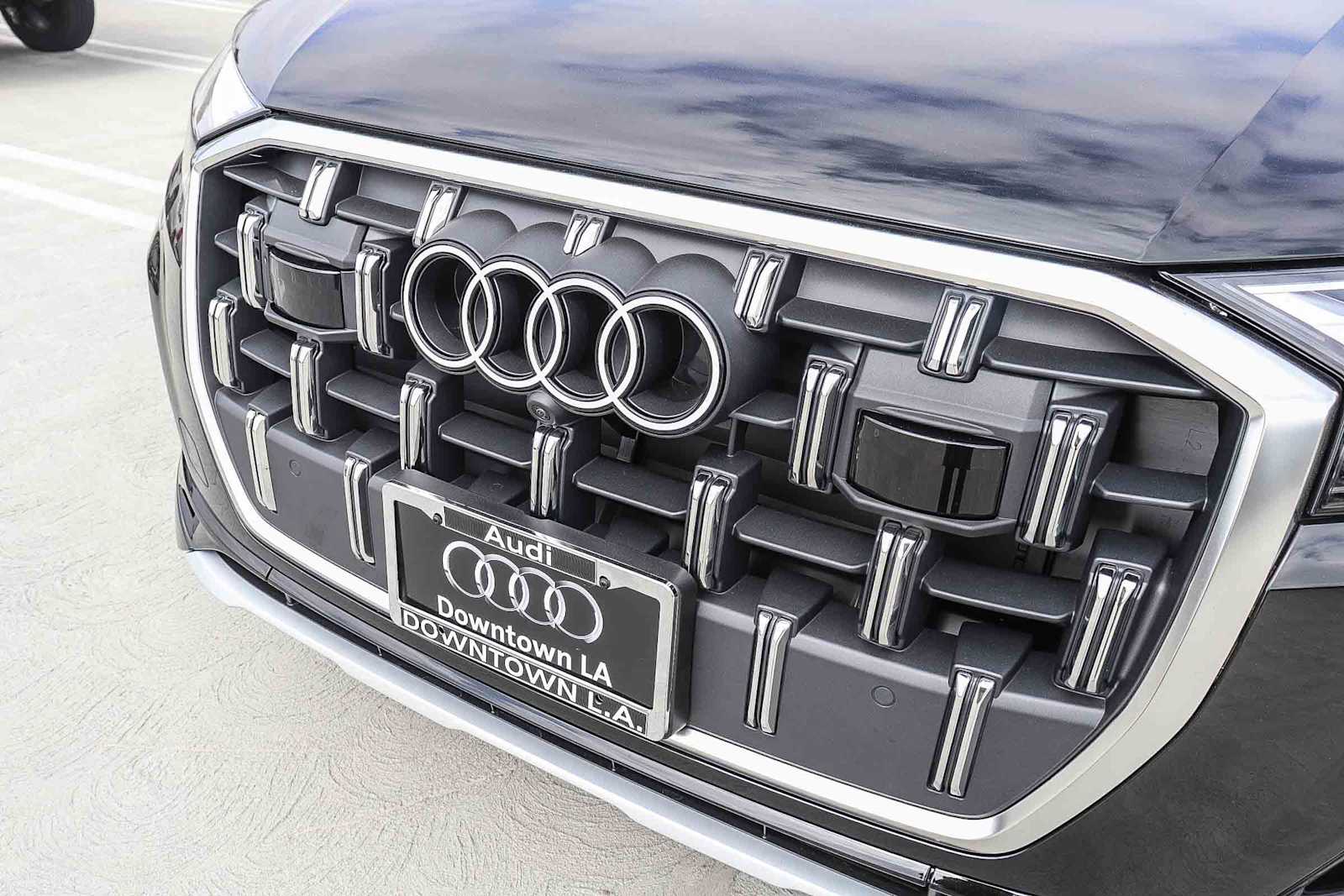 Thumbnail: 2025 Audi Q7 - 10