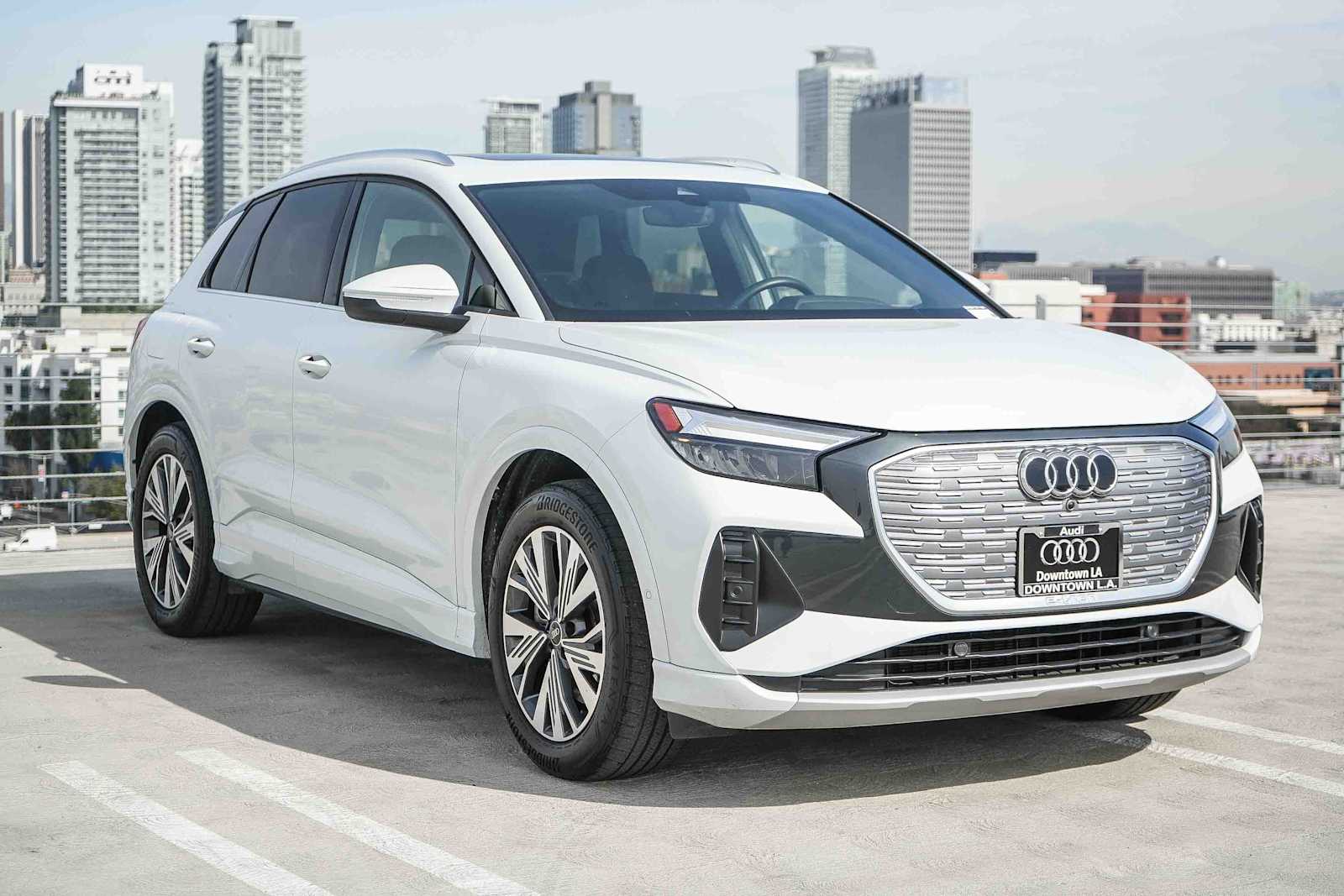 Thumbnail: 2023 Audi Q4 e-tron - 3