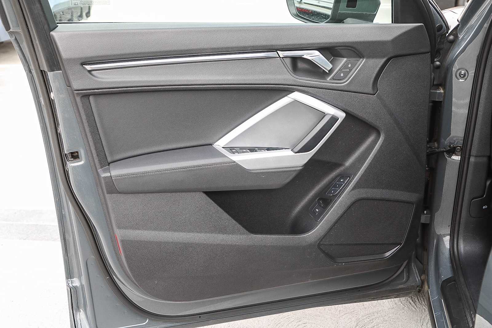 Thumbnail: 2022 Audi Q3 - 22