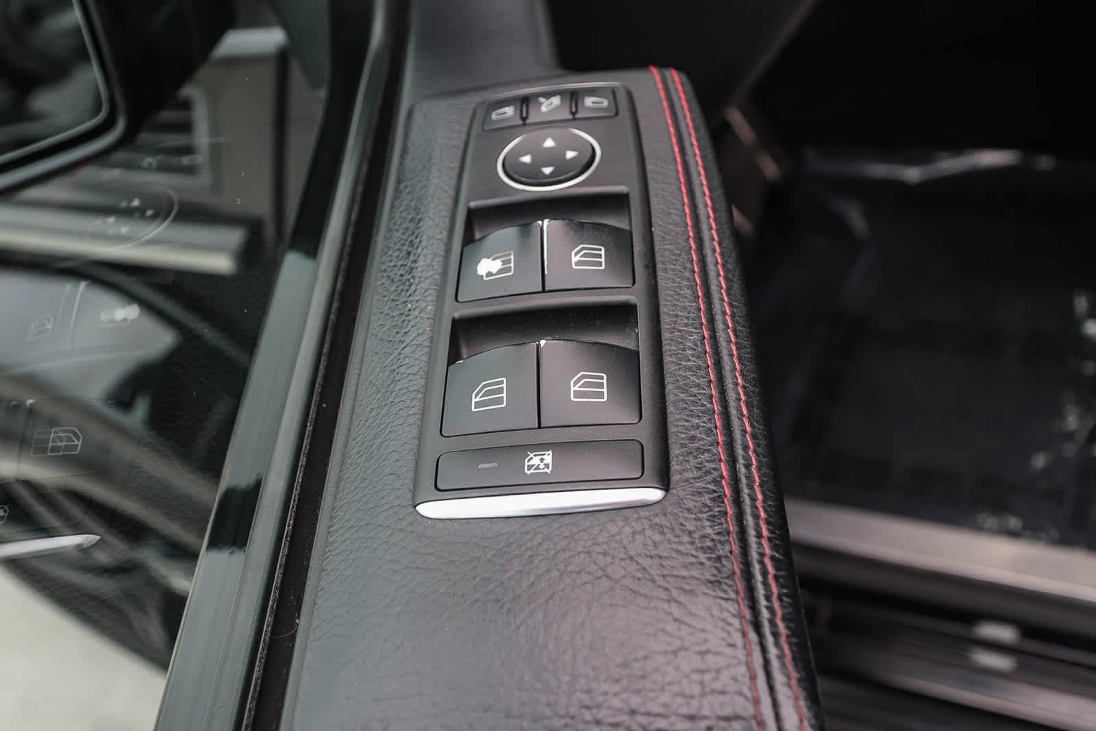 Thumbnail: 2017 Mercedes-Benz G-Class - 29