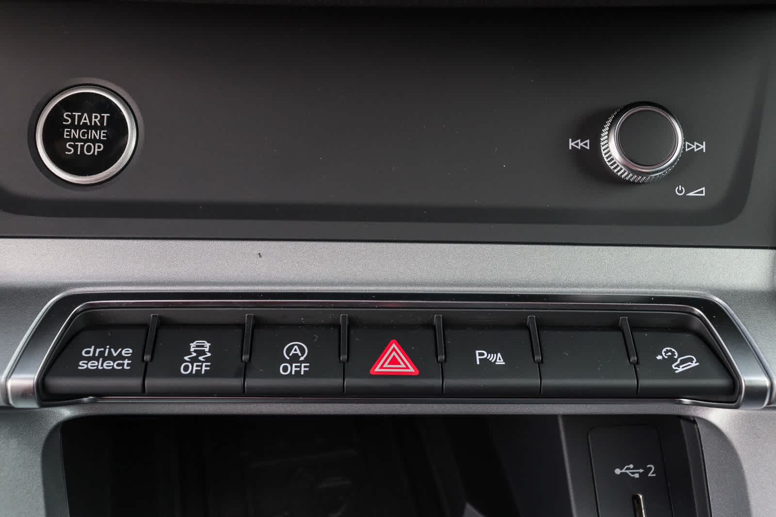 Thumbnail: 2025 Audi Q3 - 26