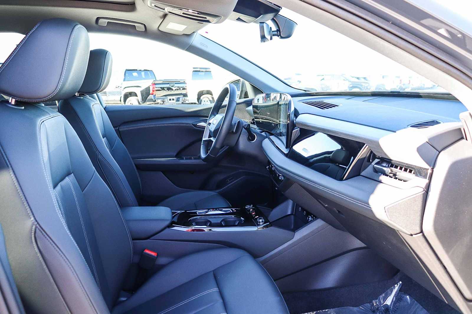 Thumbnail: 2025 Audi Q6 e-tron - 20