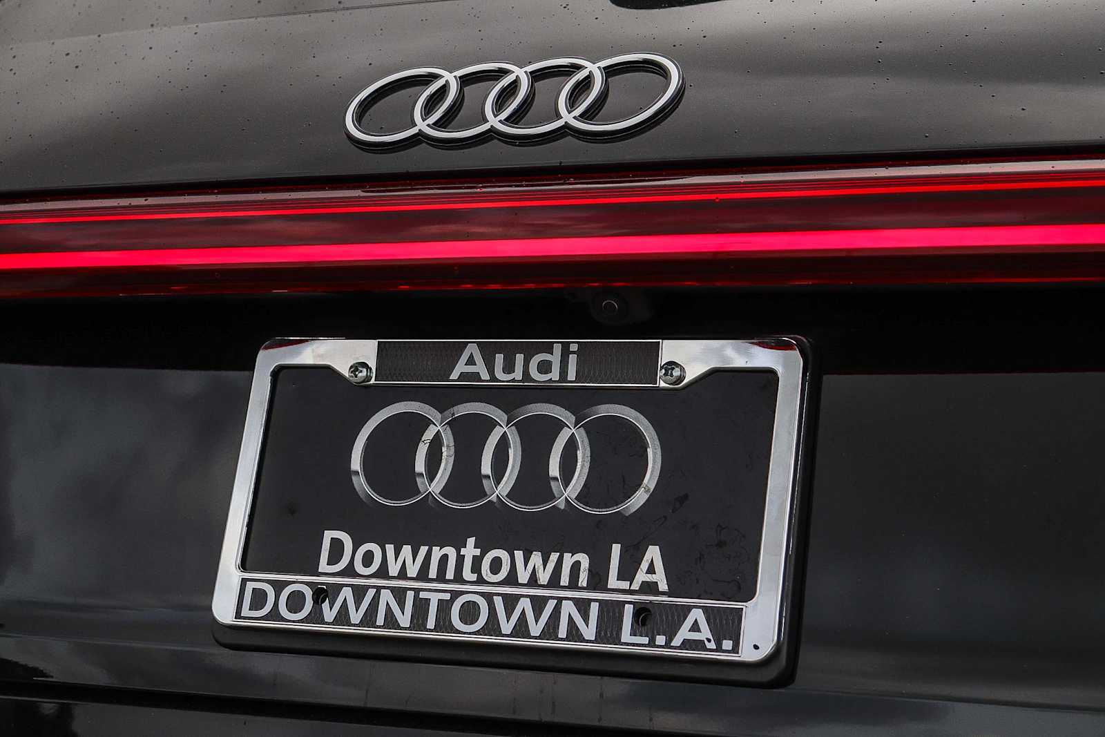 Thumbnail: 2024 Audi Q8 e-tron - 11