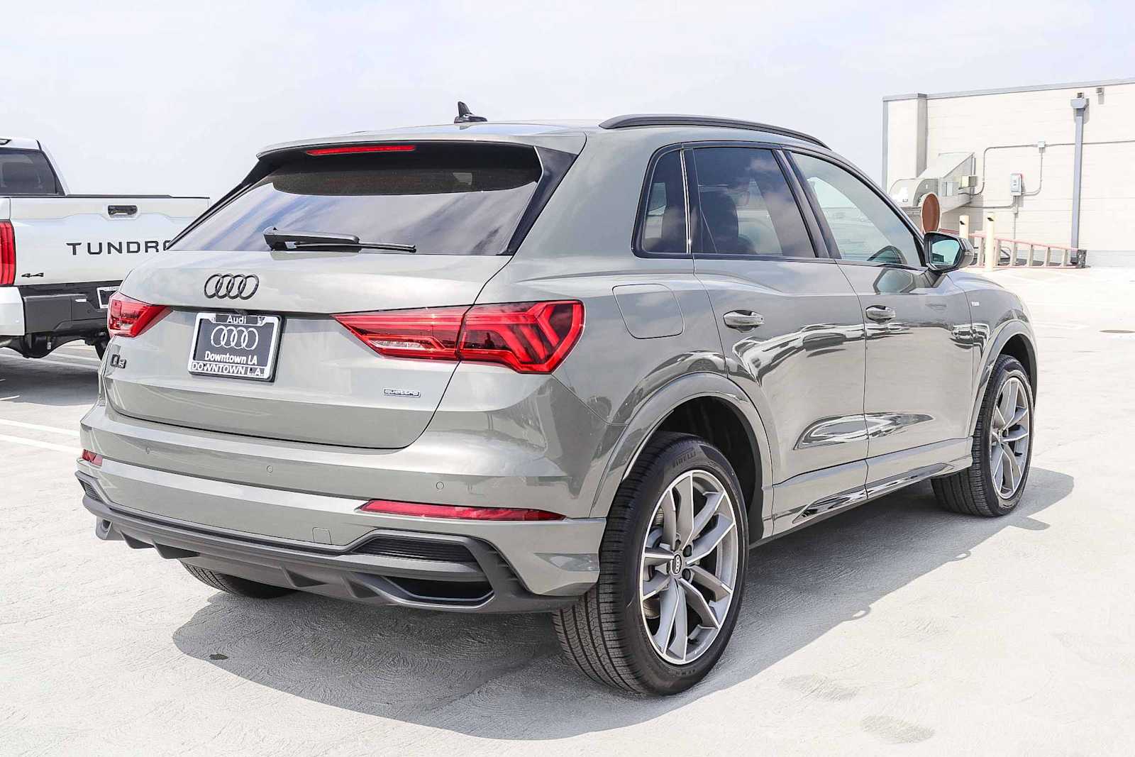 Thumbnail: 2025 Audi Q3 - 4