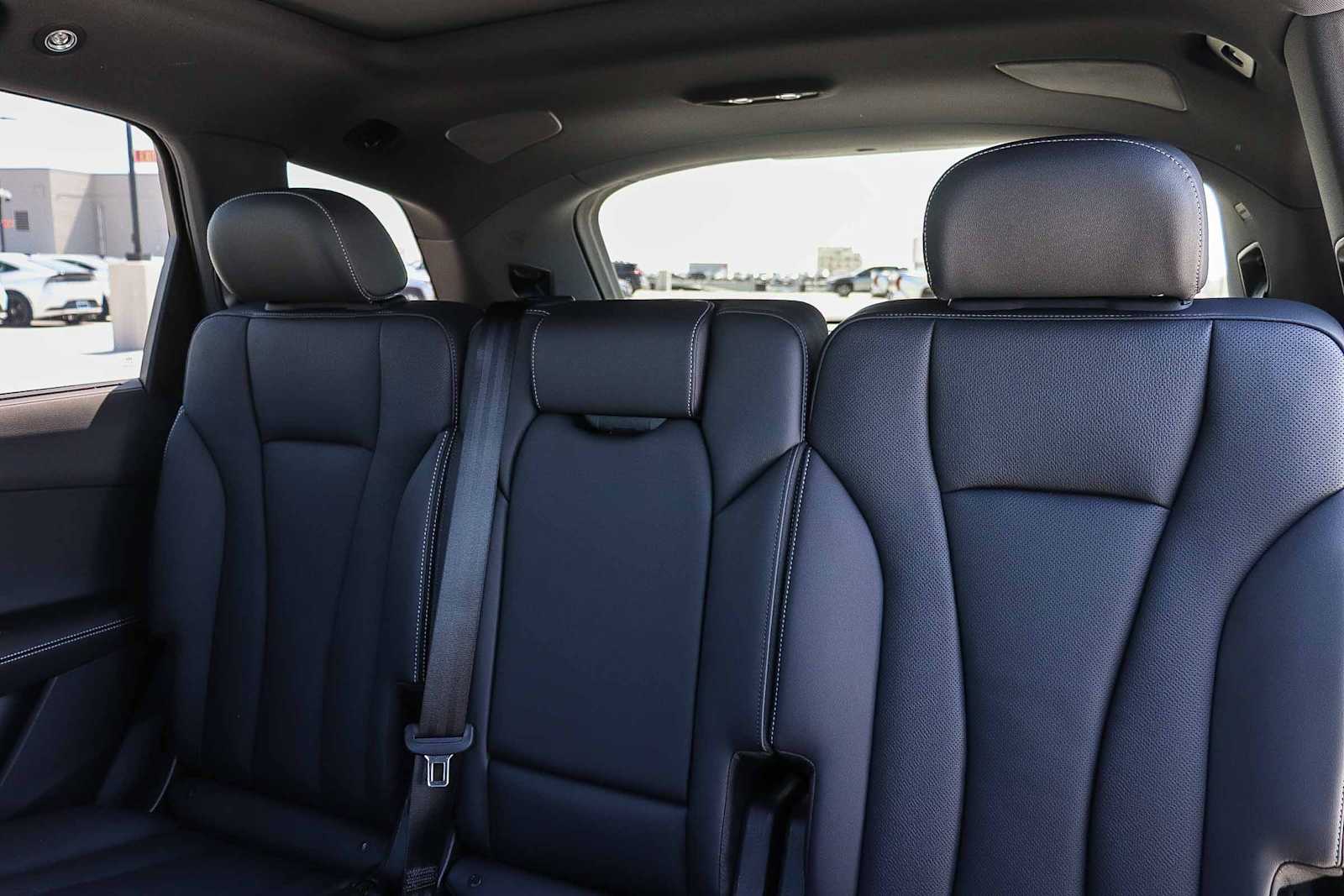 Thumbnail: 2026 Audi Q7 - 25