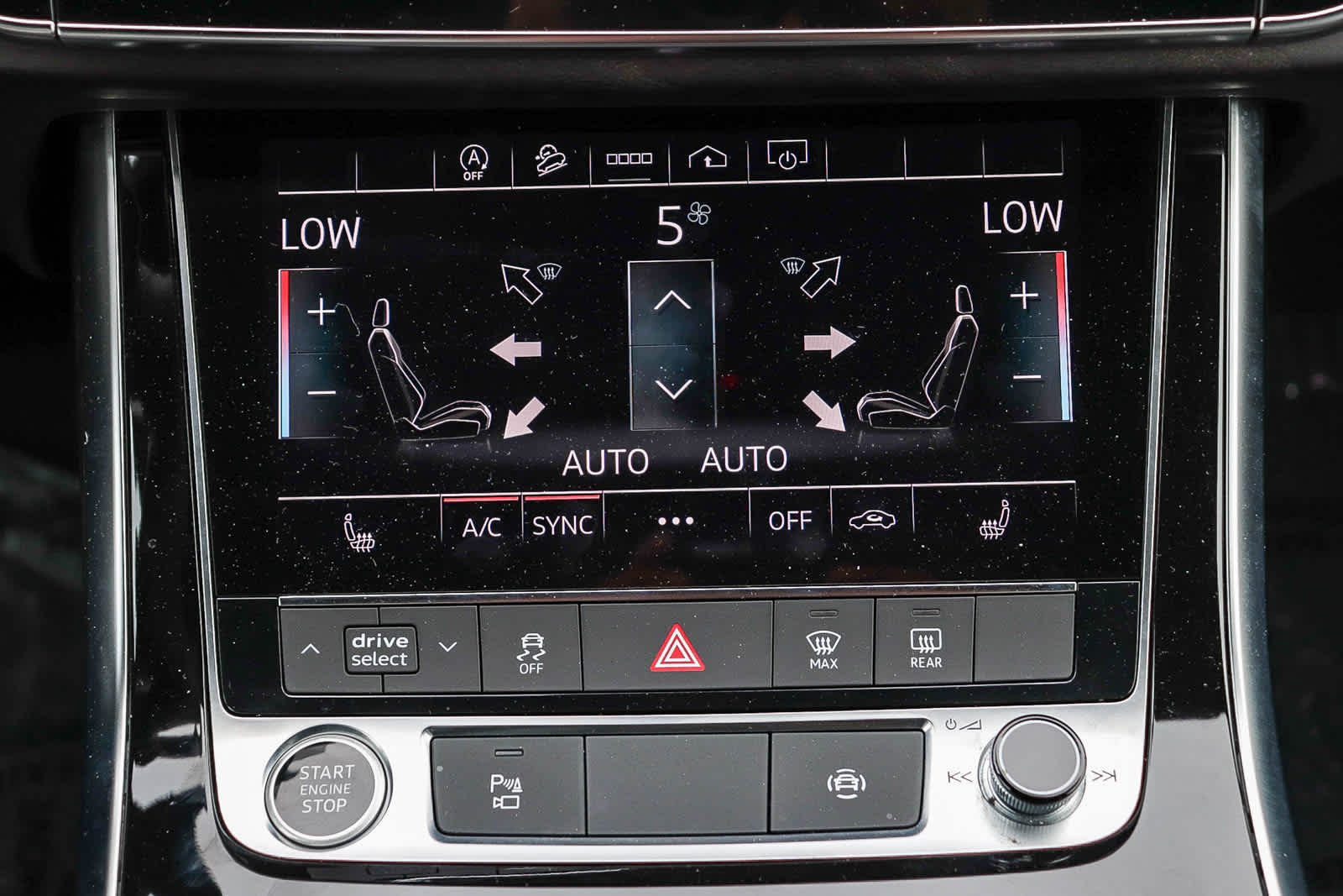 Thumbnail: 2023 Audi Q7 - 34