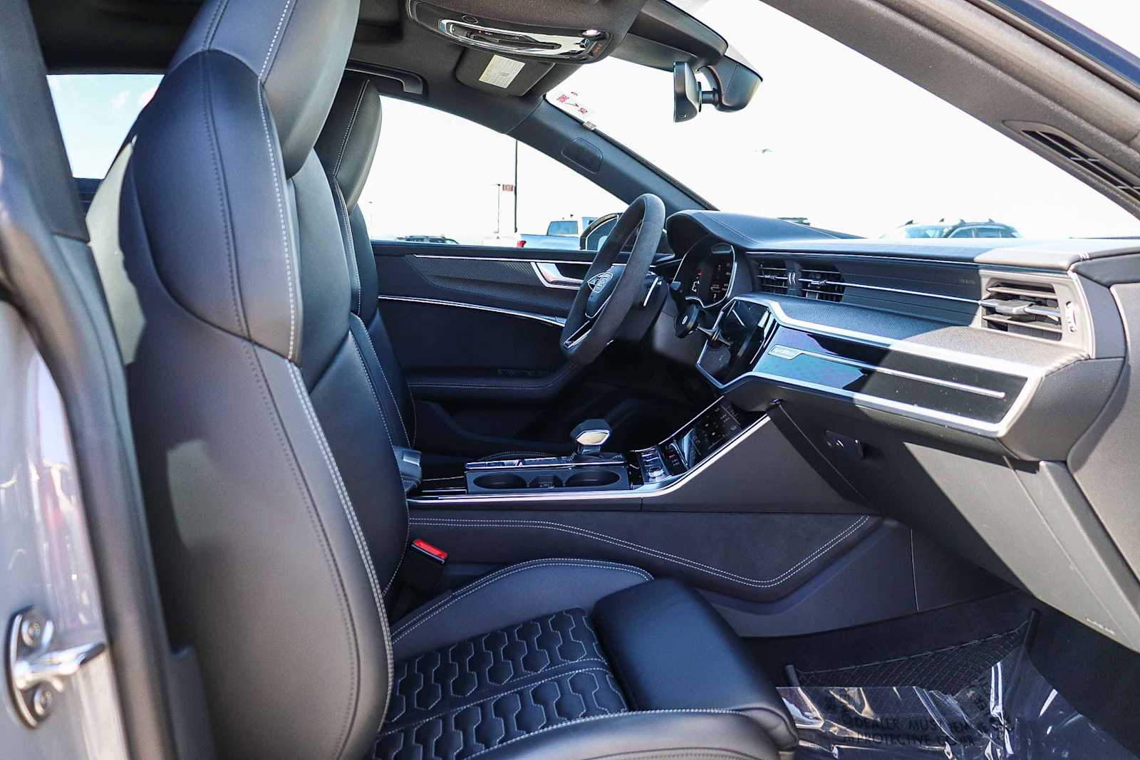 Thumbnail: 2023 Audi RS 7 - 23