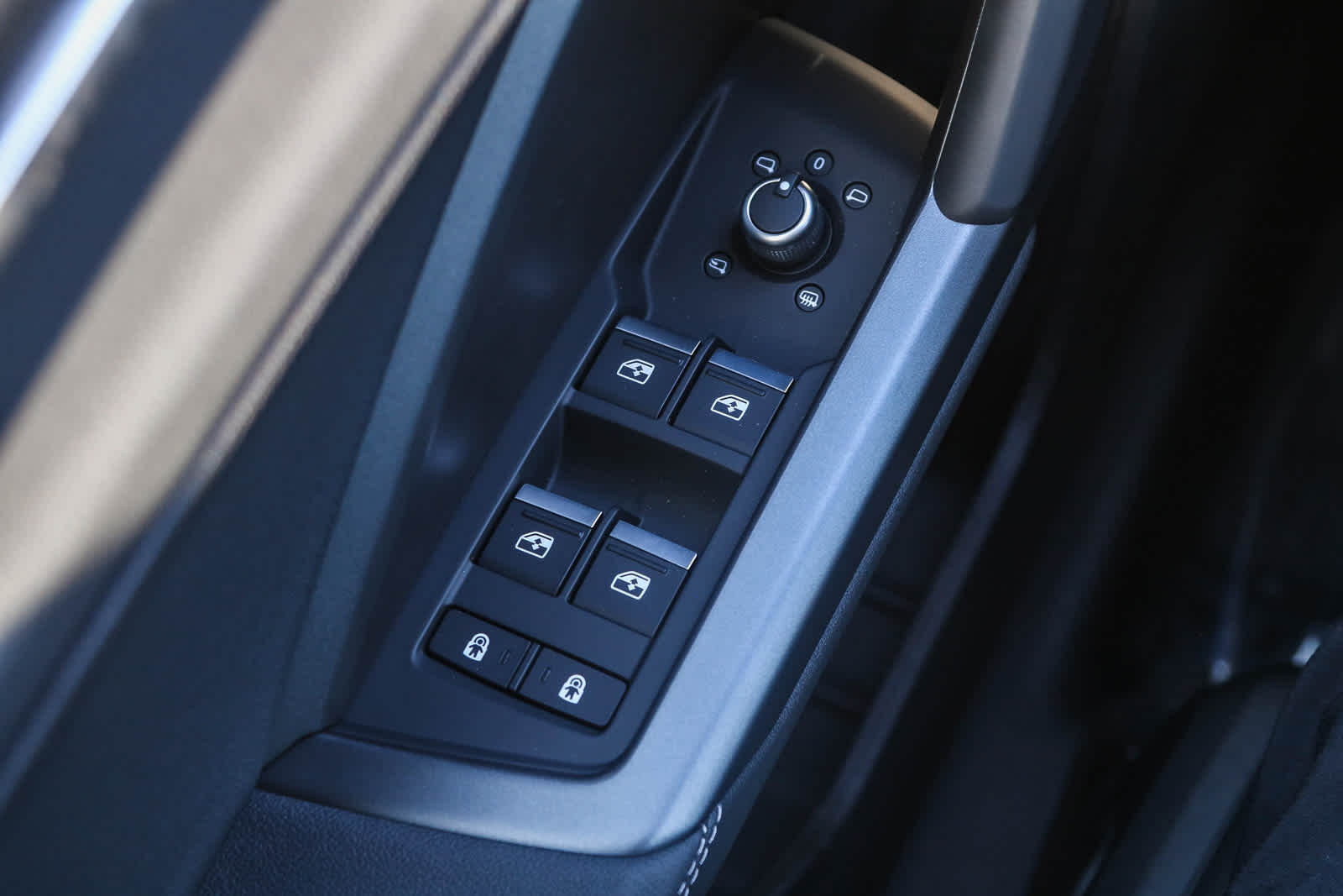 Thumbnail: 2025 Audi Q3 - 36