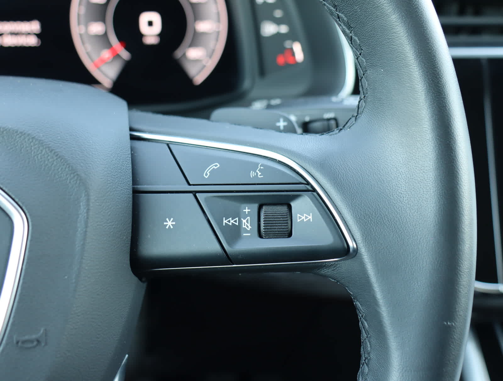 Thumbnail: 2023 Audi Q7 - 29