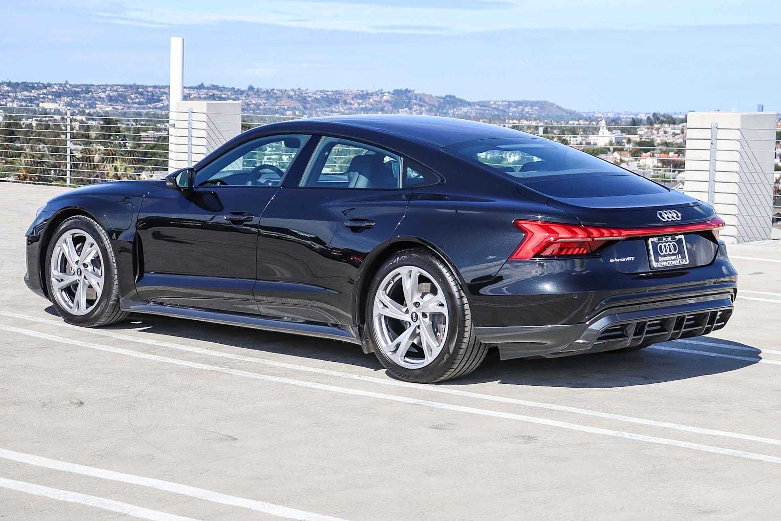 Thumbnail: 2023 Audi e-tron GT - 6