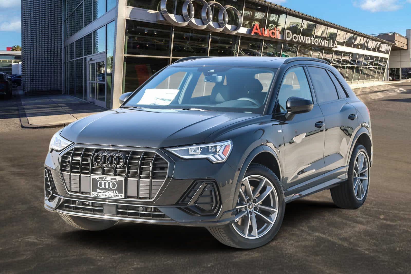 Thumbnail: 2025 Audi Q3 - 1