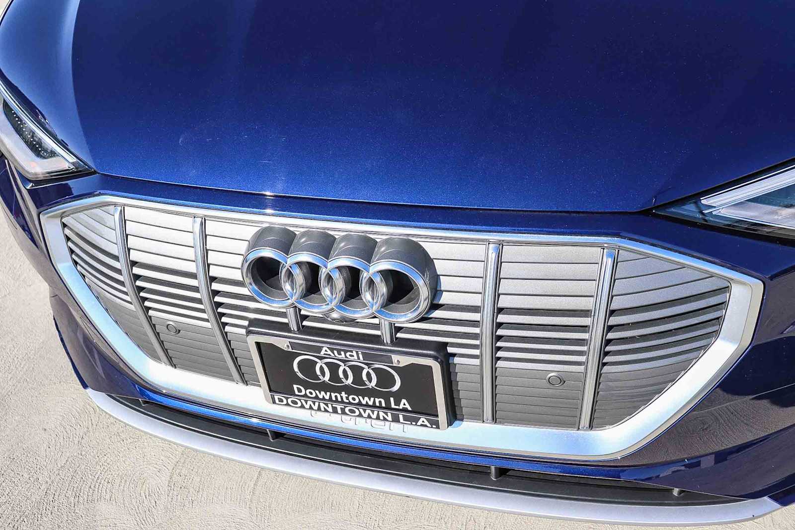 Thumbnail: 2022 Audi e-tron - 8