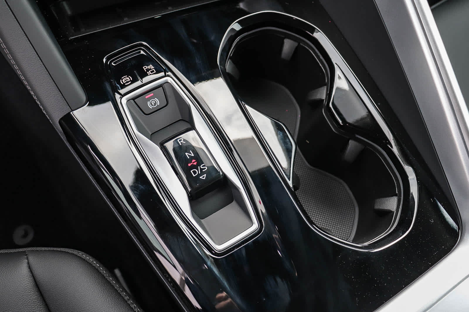 Thumbnail: 2025 Audi Q5 - 24