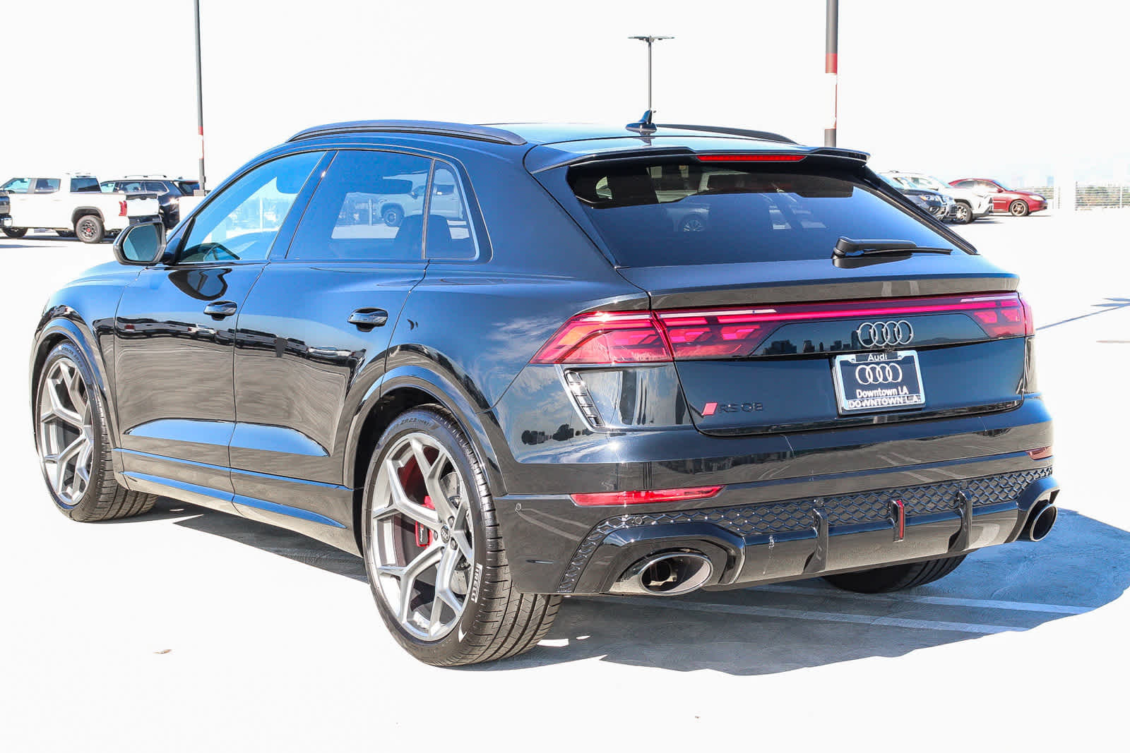 Thumbnail: 2025 Audi RS Q8 - 7