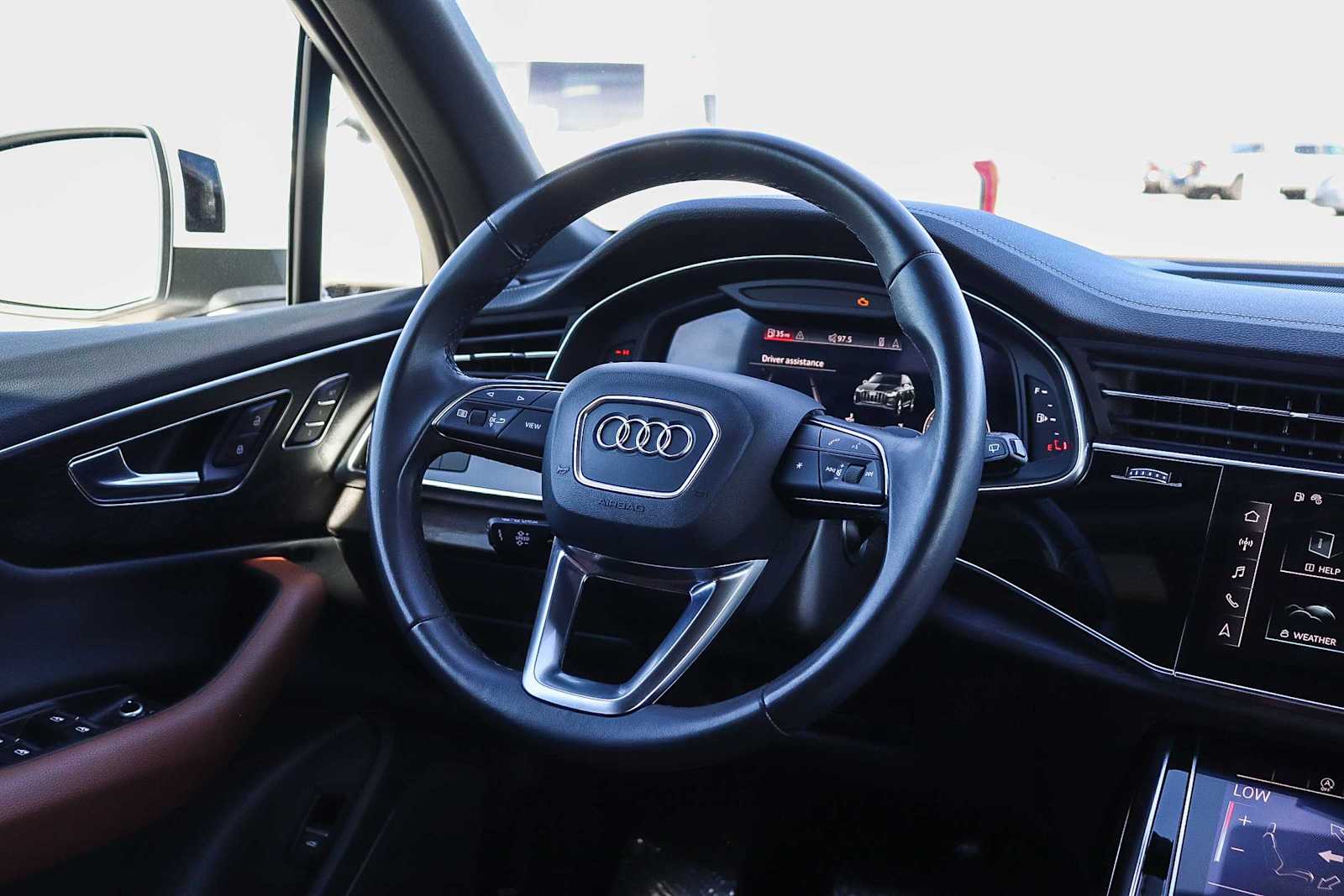 Thumbnail: 2023 Audi Q7 - 22