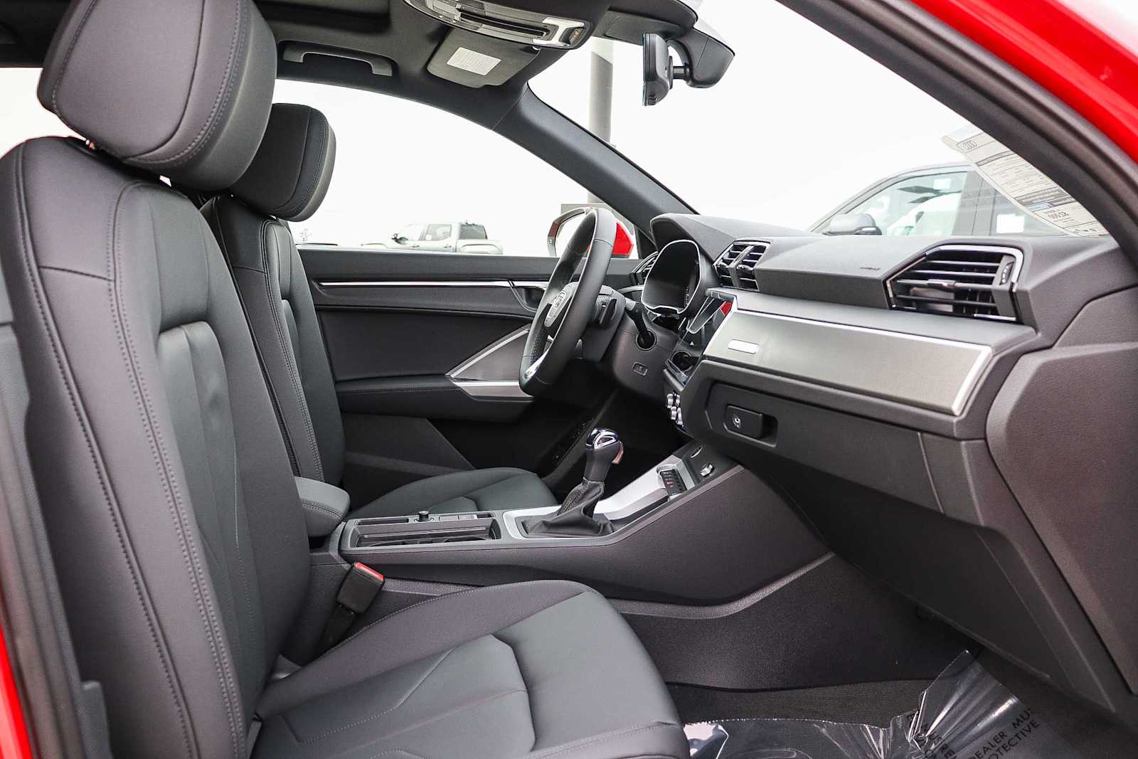 Thumbnail: 2025 Audi Q3 - 21