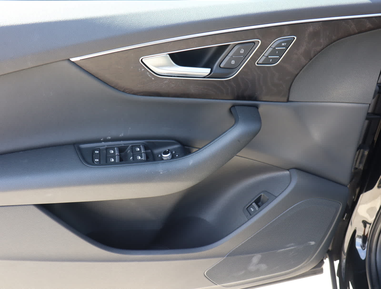 Thumbnail: 2023 Audi Q7 - 21