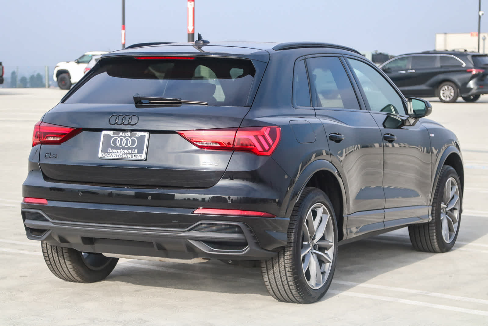 Thumbnail: 2025 Audi Q3 - 8