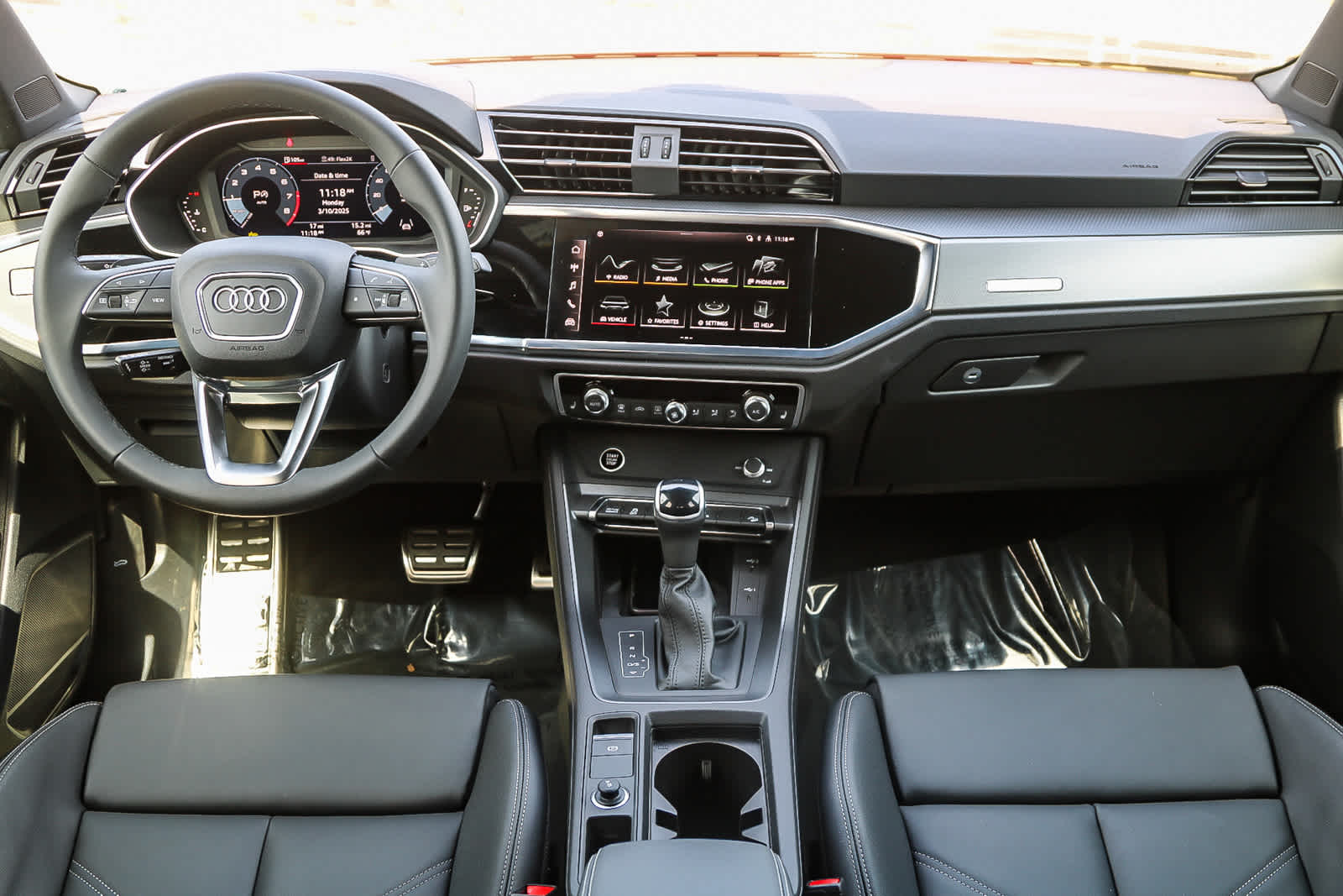 Thumbnail: 2025 Audi Q3 - 12