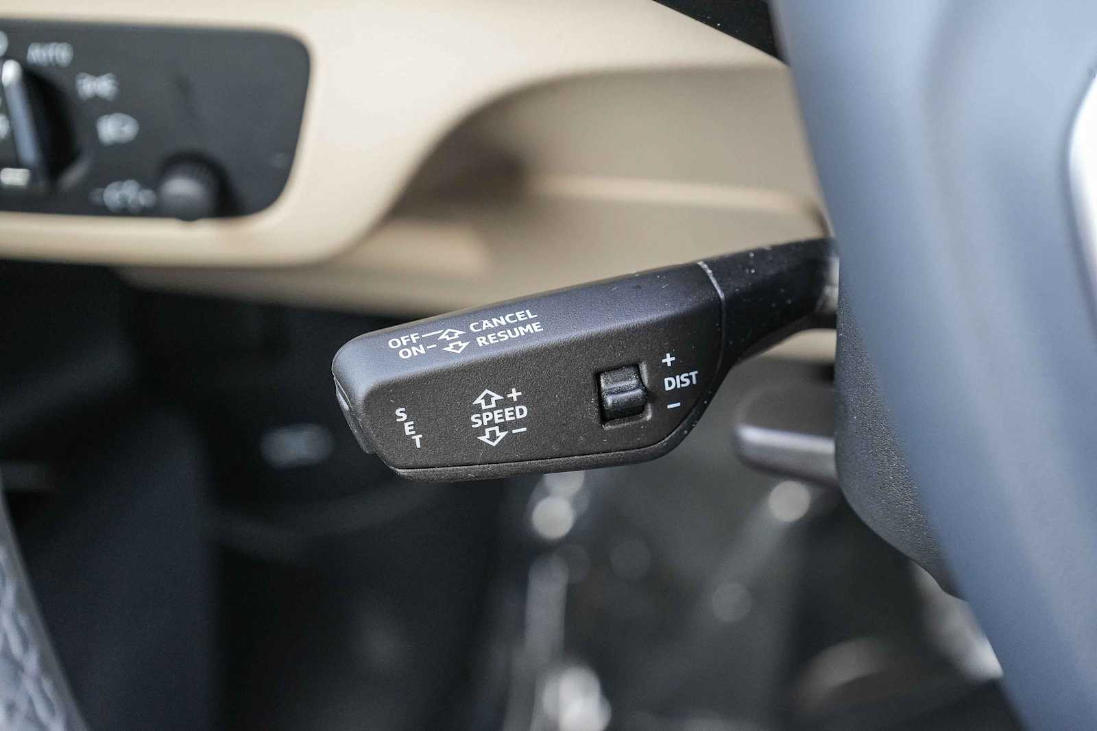 Thumbnail: 2023 Audi Q5 - 32