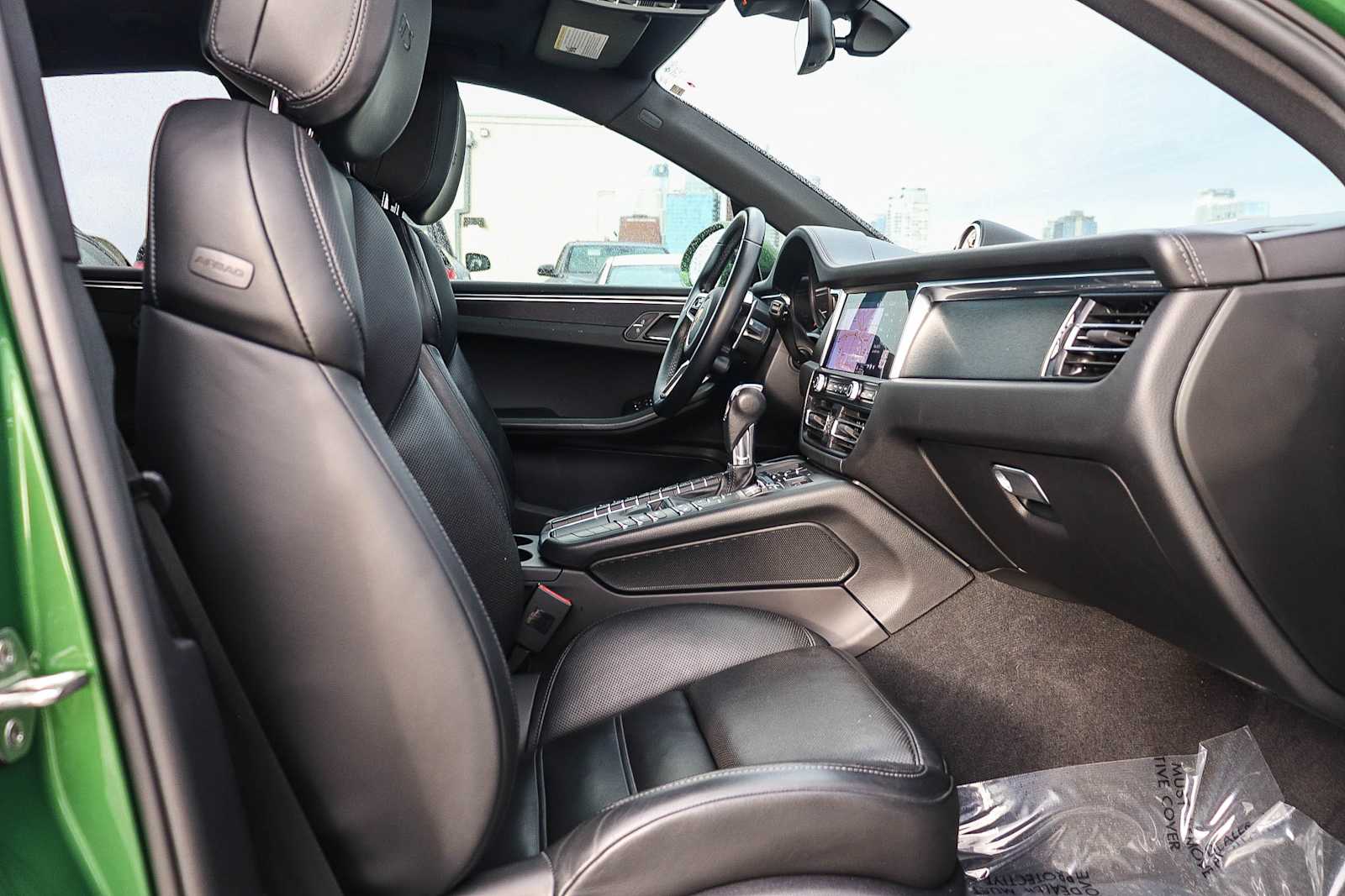 Thumbnail: 2021 Porsche Macan - 24