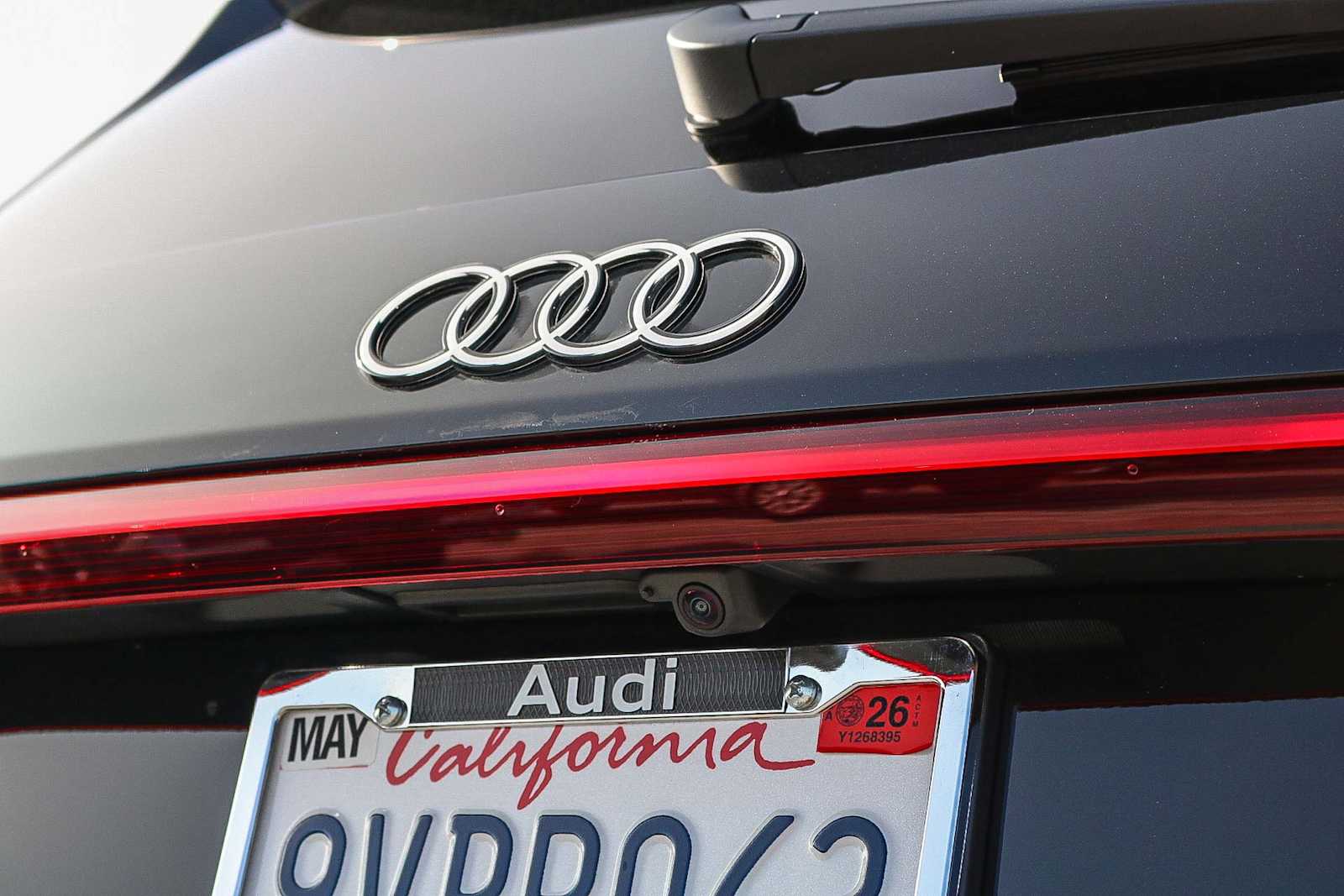 Thumbnail: 2025 Audi Q6 e-tron - 12