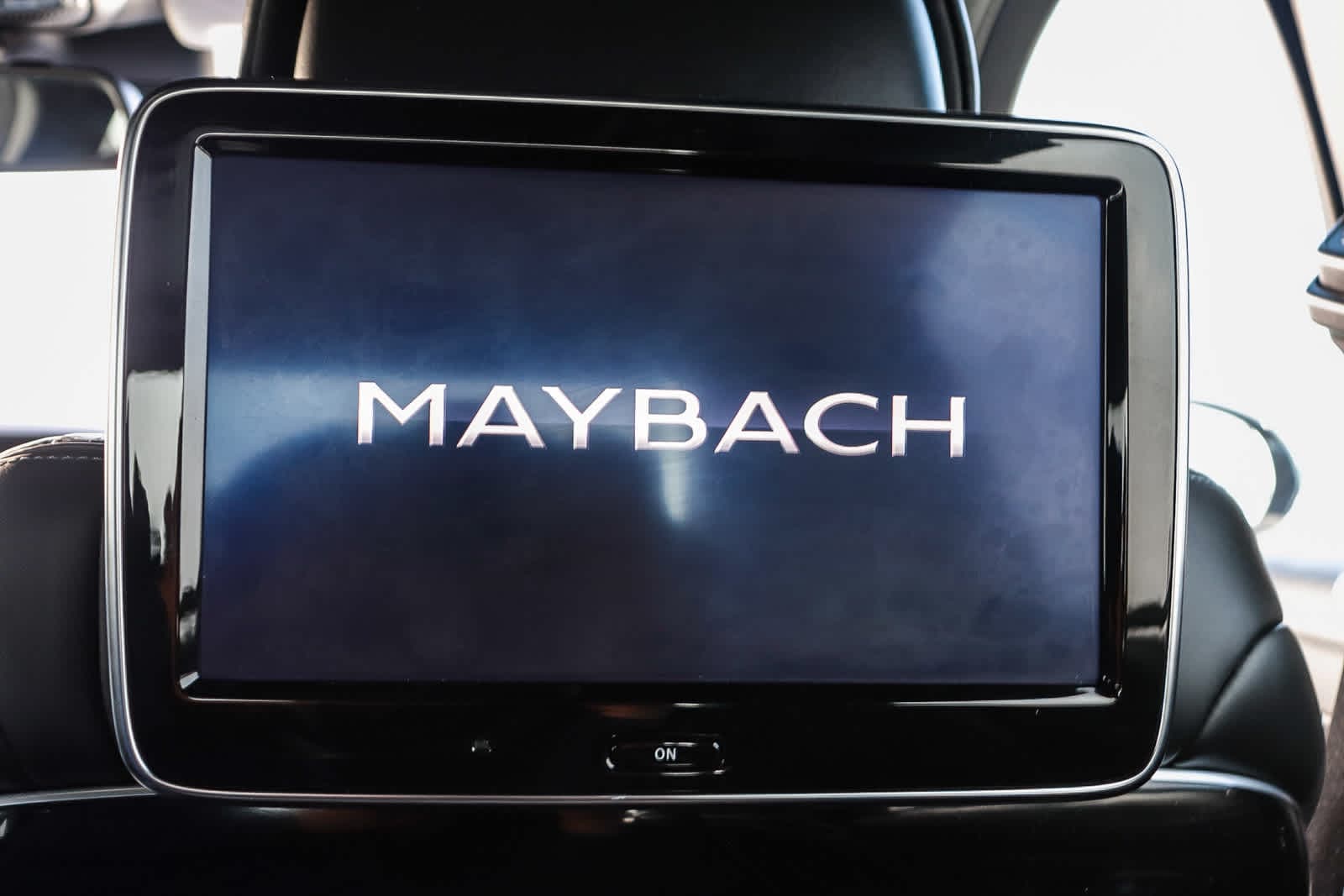 Thumbnail: 2016 Mercedes-Benz S-Class - 32