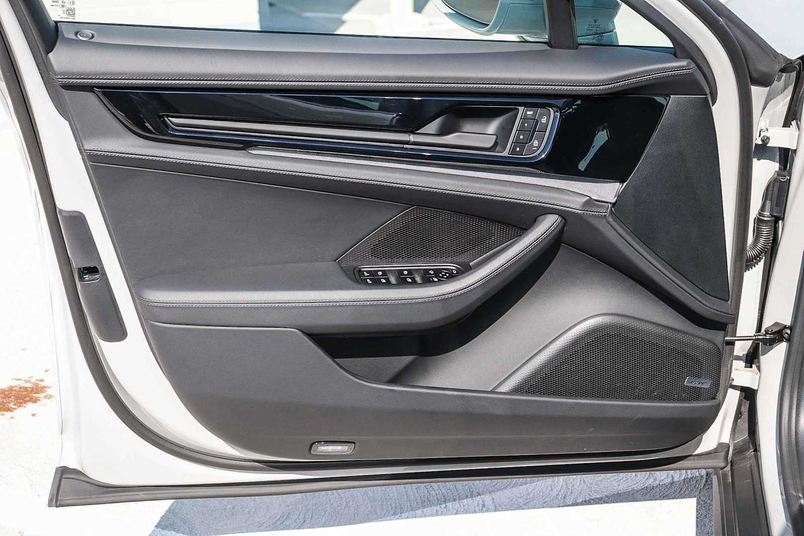 Thumbnail: 2025 Porsche Panamera - 27