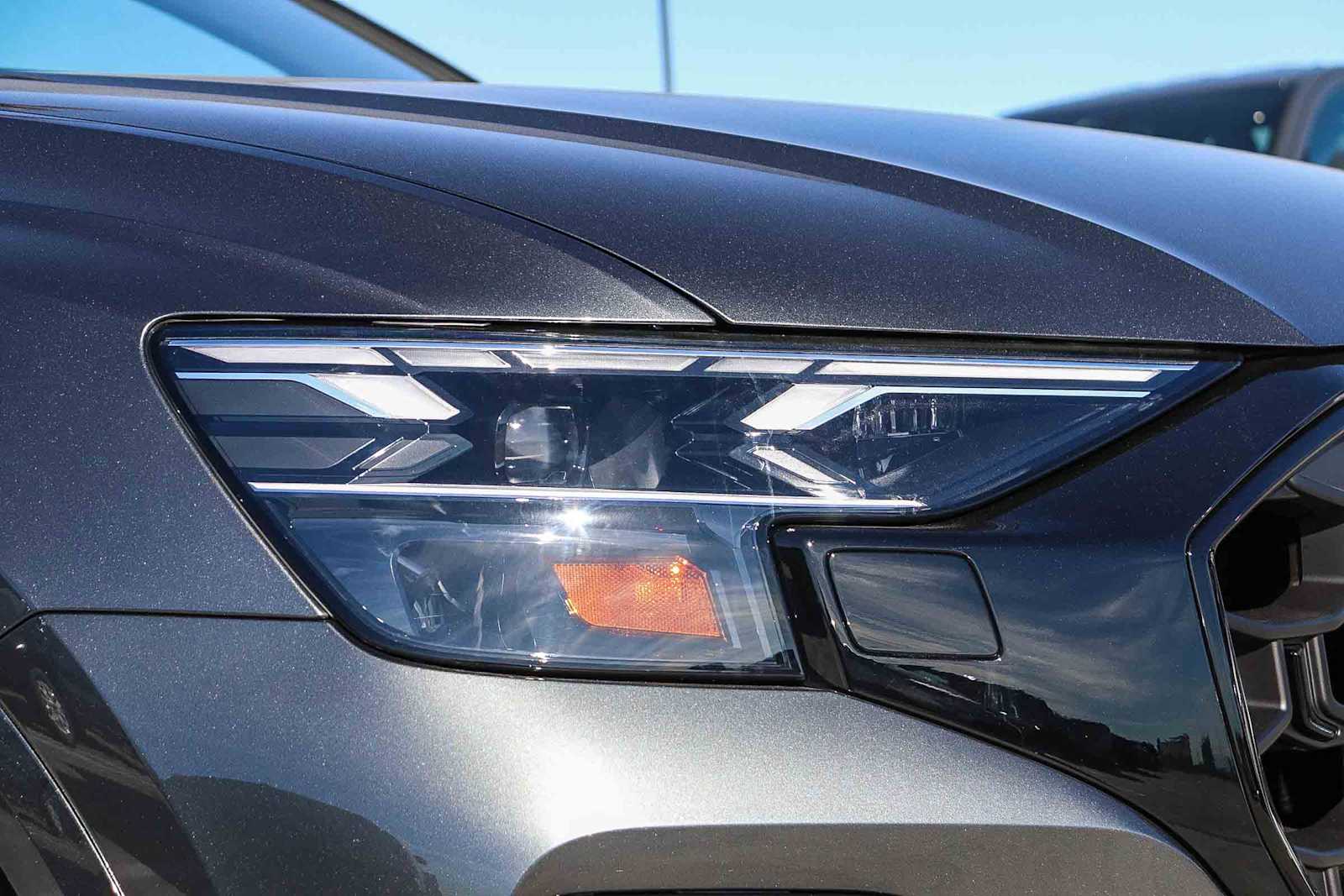 Thumbnail: 2026 Audi Q8 - 9