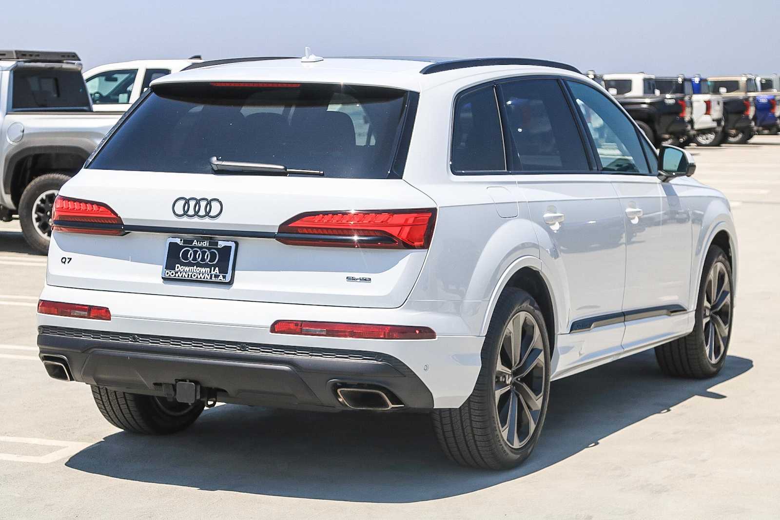 Thumbnail: 2025 Audi Q7 - 6