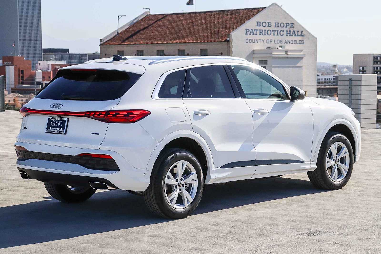 Thumbnail: 2025 Audi Q5 - 4