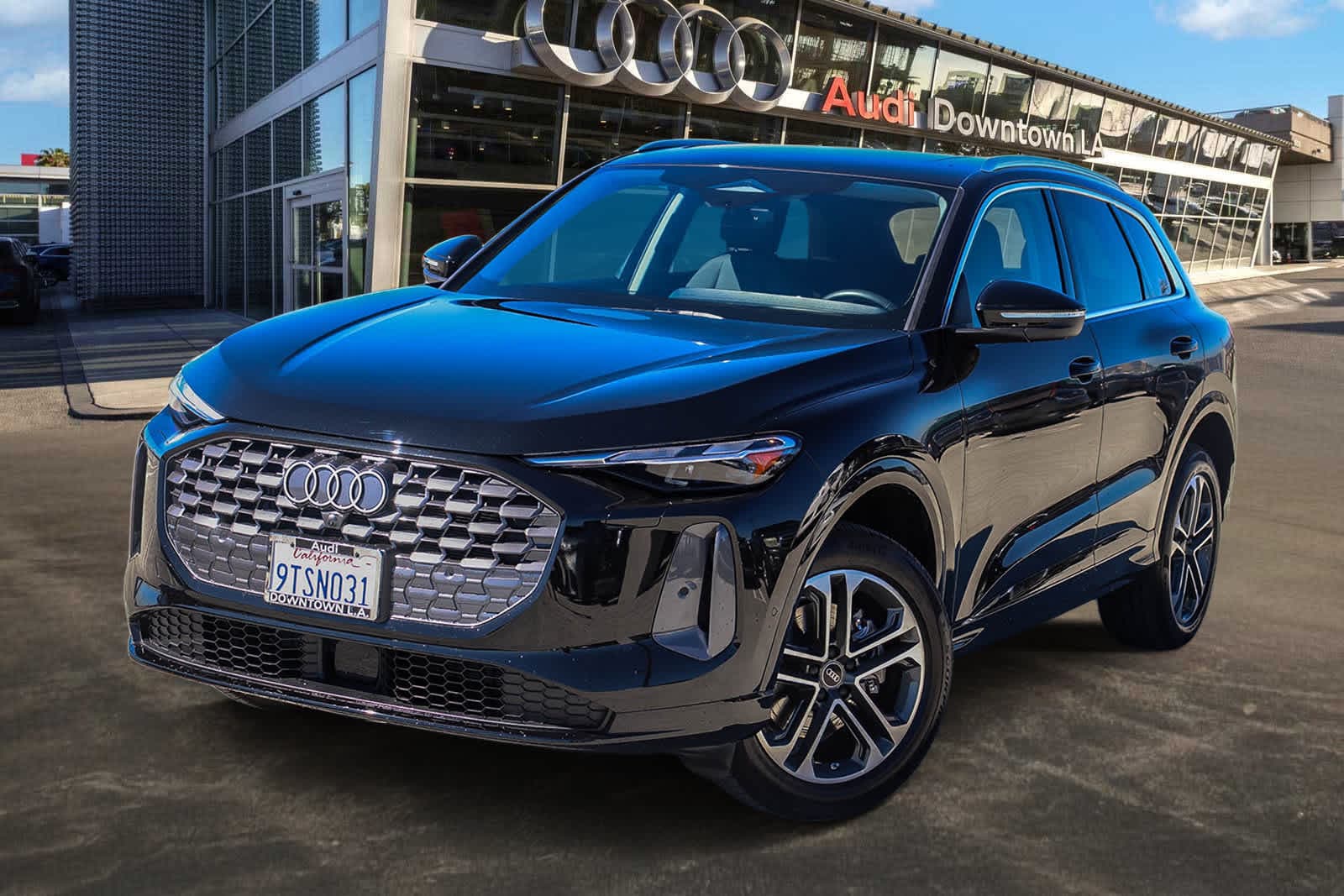 Thumbnail: 2025 Audi Q5 - 1