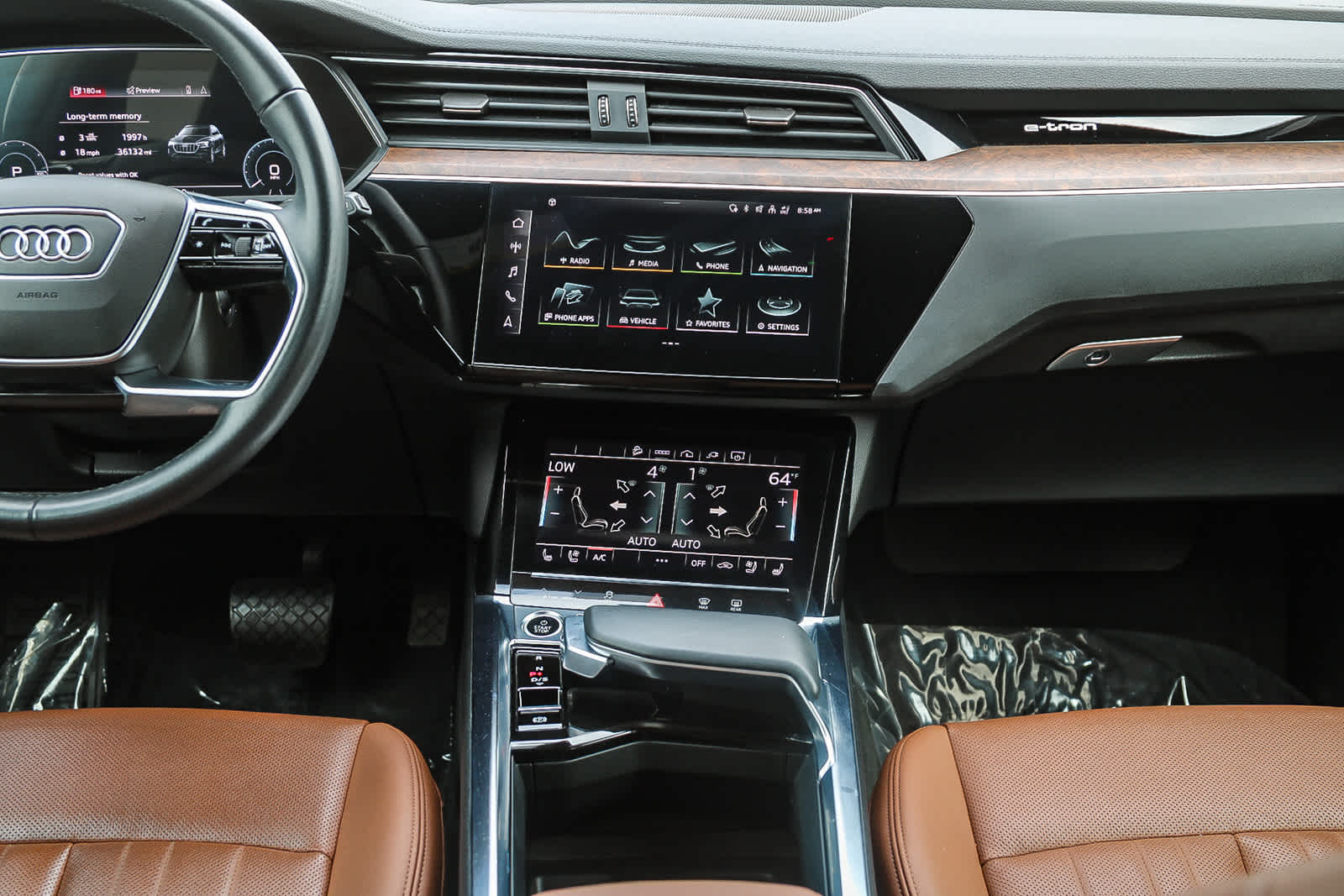 Thumbnail: 2022 Audi e-tron - 13